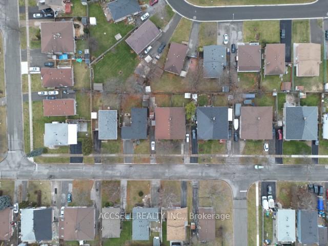 Photo 4 of 1351 Tatra Drive, Pickering, Bay Ridges — HOMEH