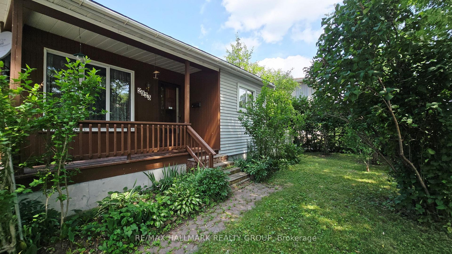 Photo 2 of 2923 Ahearn Avenue, Ottawa, Britannia — HOMEH