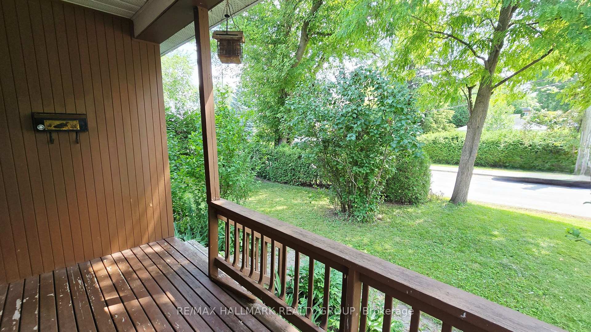 Photo 3 of 2923 Ahearn Avenue, Ottawa, Britannia — HOMEH