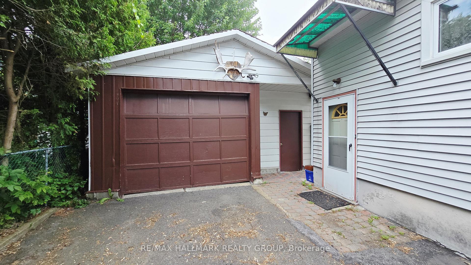 Photo 5 of 2923 Ahearn Avenue, Ottawa, Britannia — HOMEH