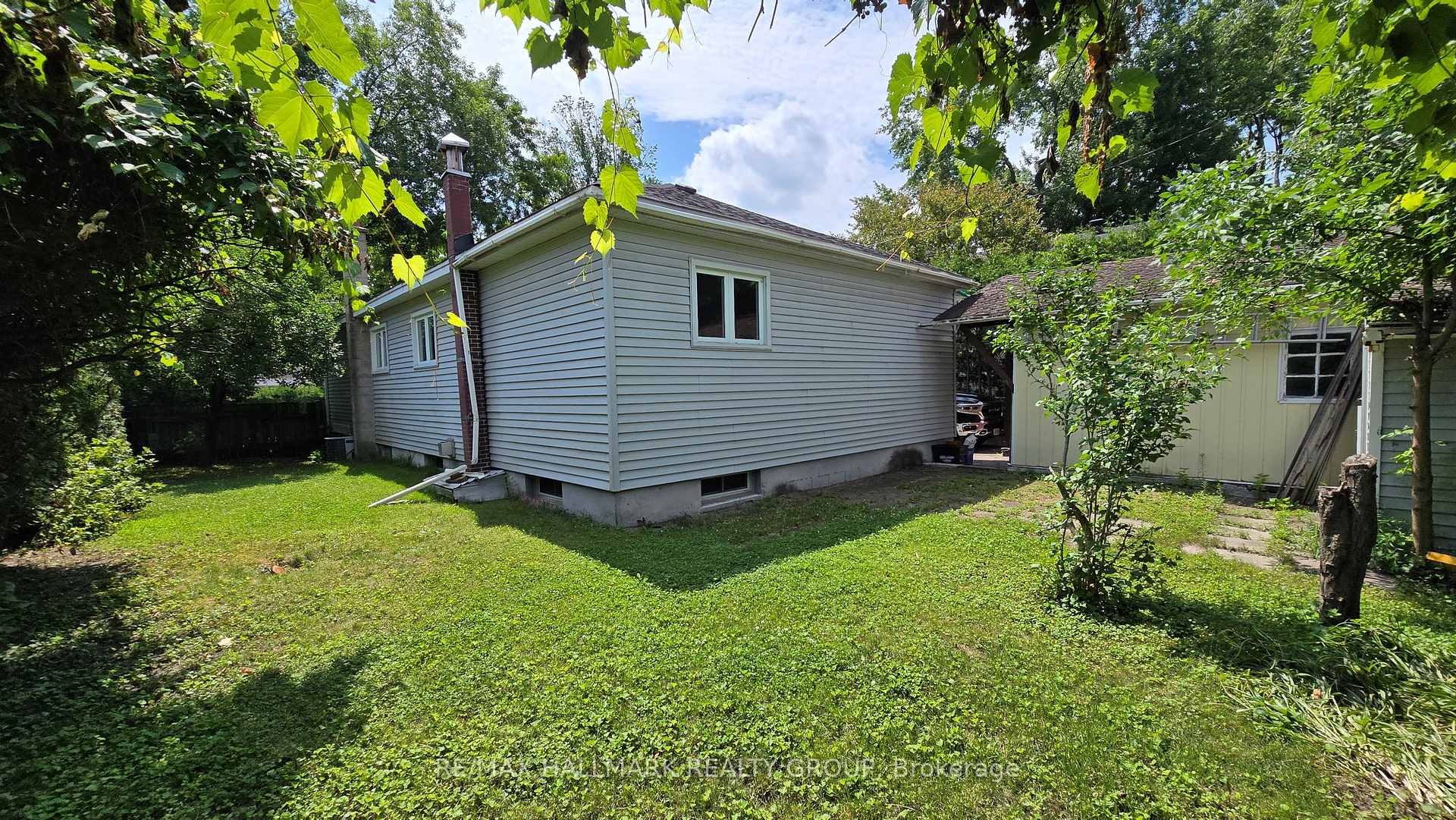 Photo 7 of 2923 Ahearn Avenue, Ottawa, Britannia — HOMEH