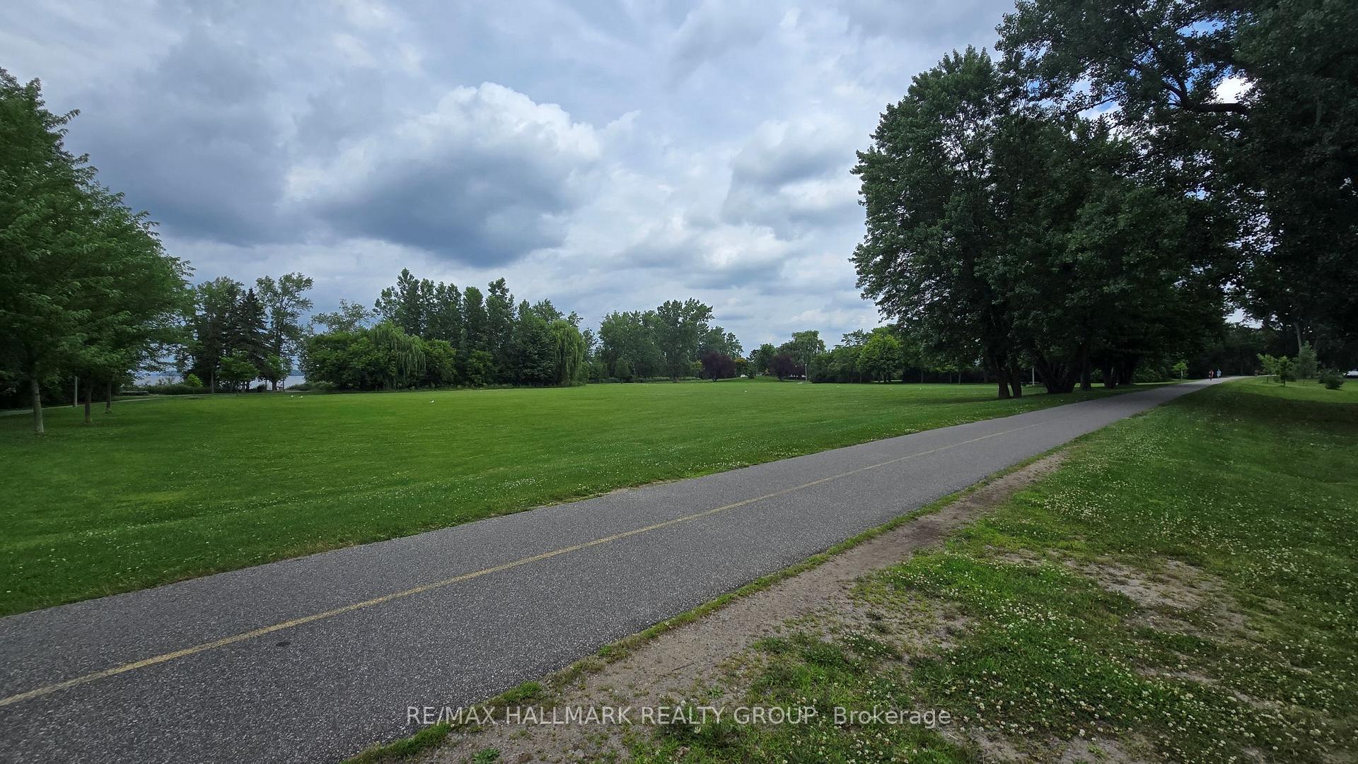 Photo 33 of 2923 Ahearn Avenue, Ottawa, Britannia — HOMEH