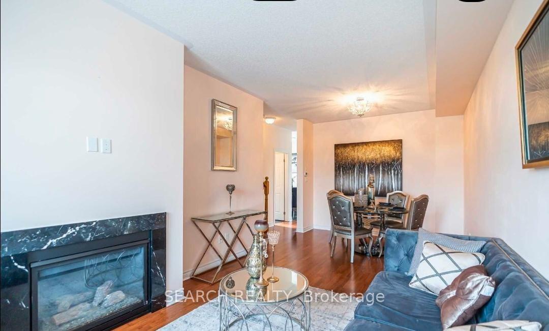 Photo 4 of 37 Horton Street, Ajax, Central East — HOMEH
