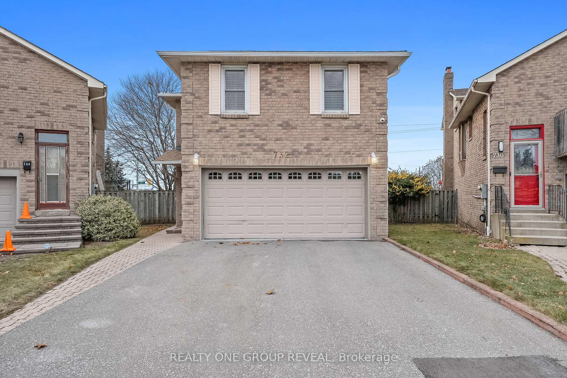 Photo 1 of 732 Abingdon Court, Pickering, West Shore — HOMEH
