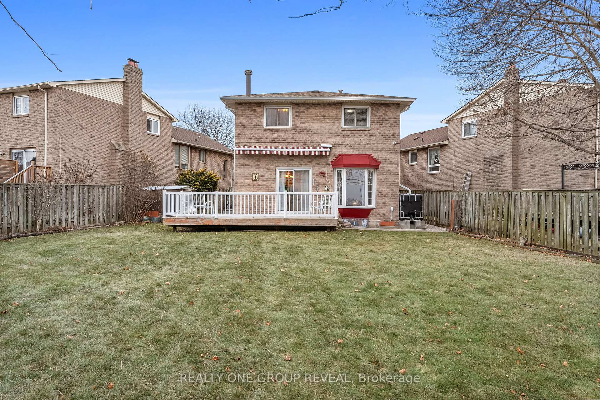 Photo 4 of 732 Abingdon Court, Pickering, West Shore — HOMEH