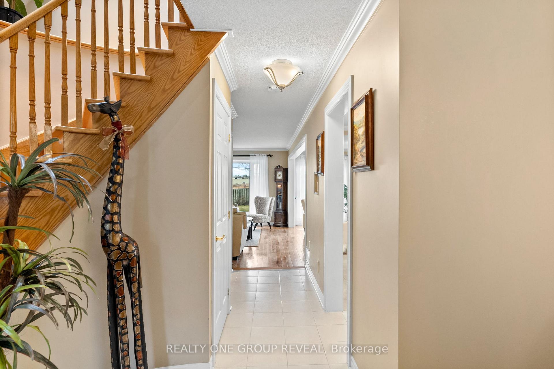 Photo 7 of 732 Abingdon Court, Pickering, West Shore — HOMEH