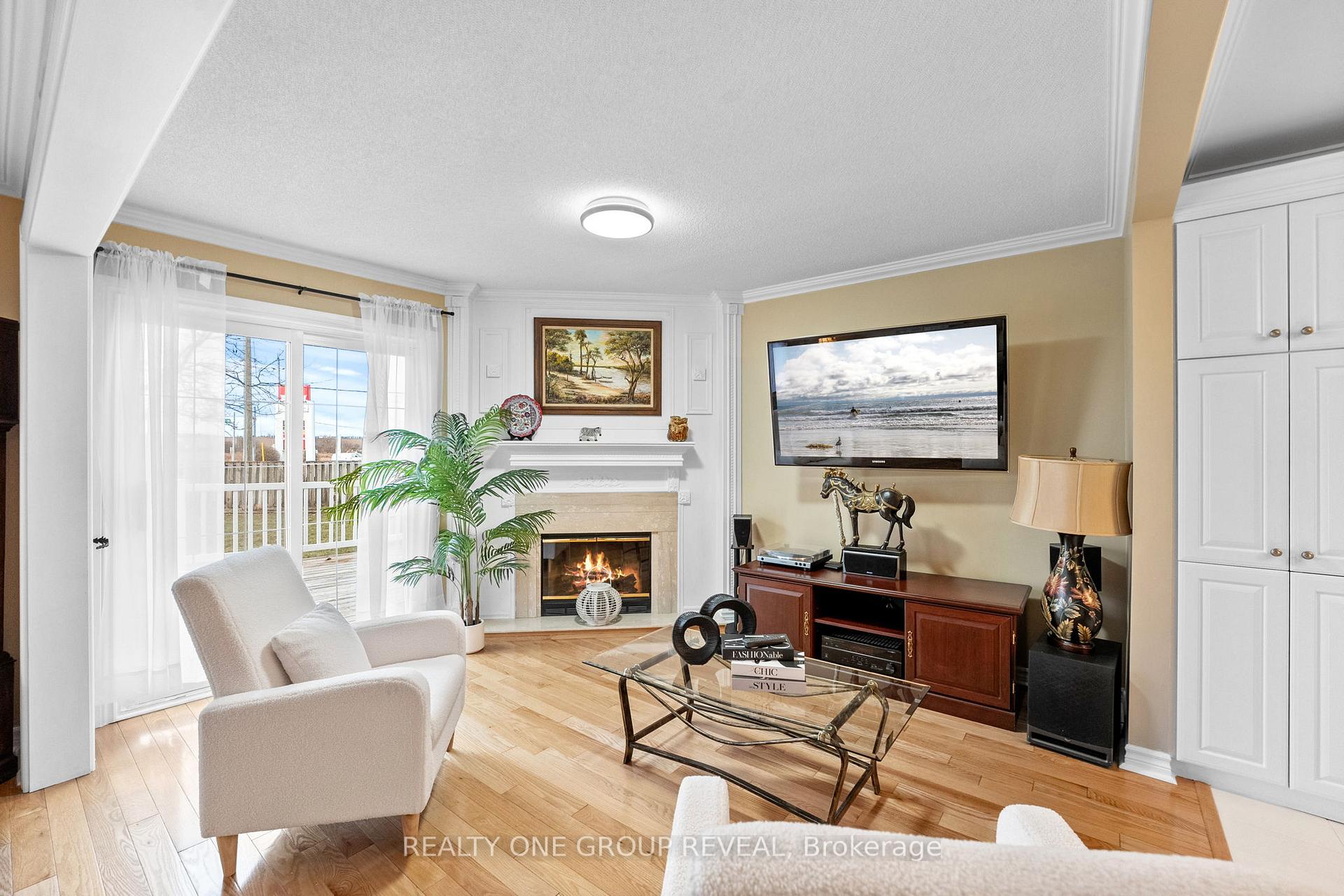 Photo 12 of 732 Abingdon Court, Pickering, West Shore — HOMEH