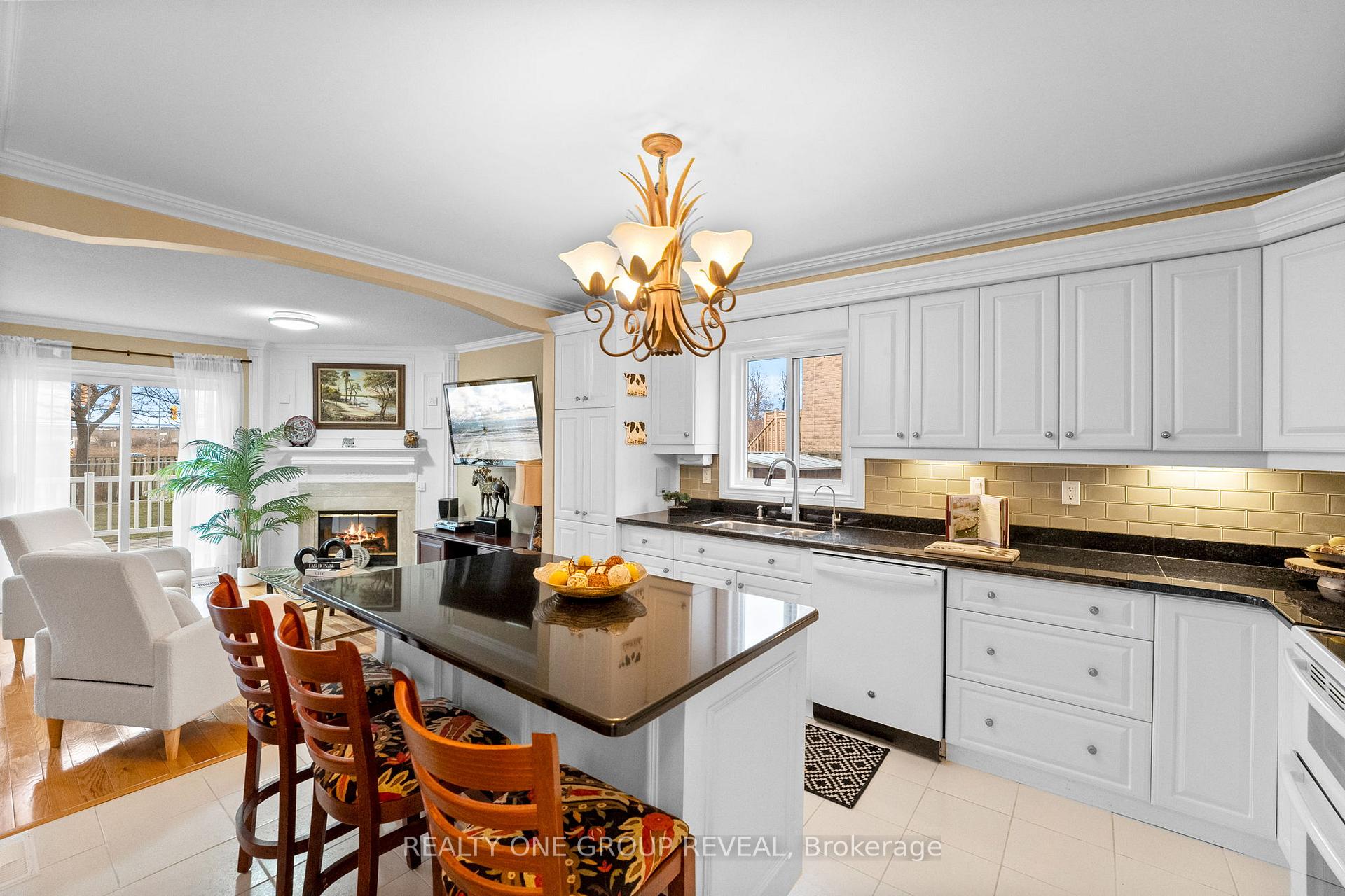 Photo 14 of 732 Abingdon Court, Pickering, West Shore — HOMEH