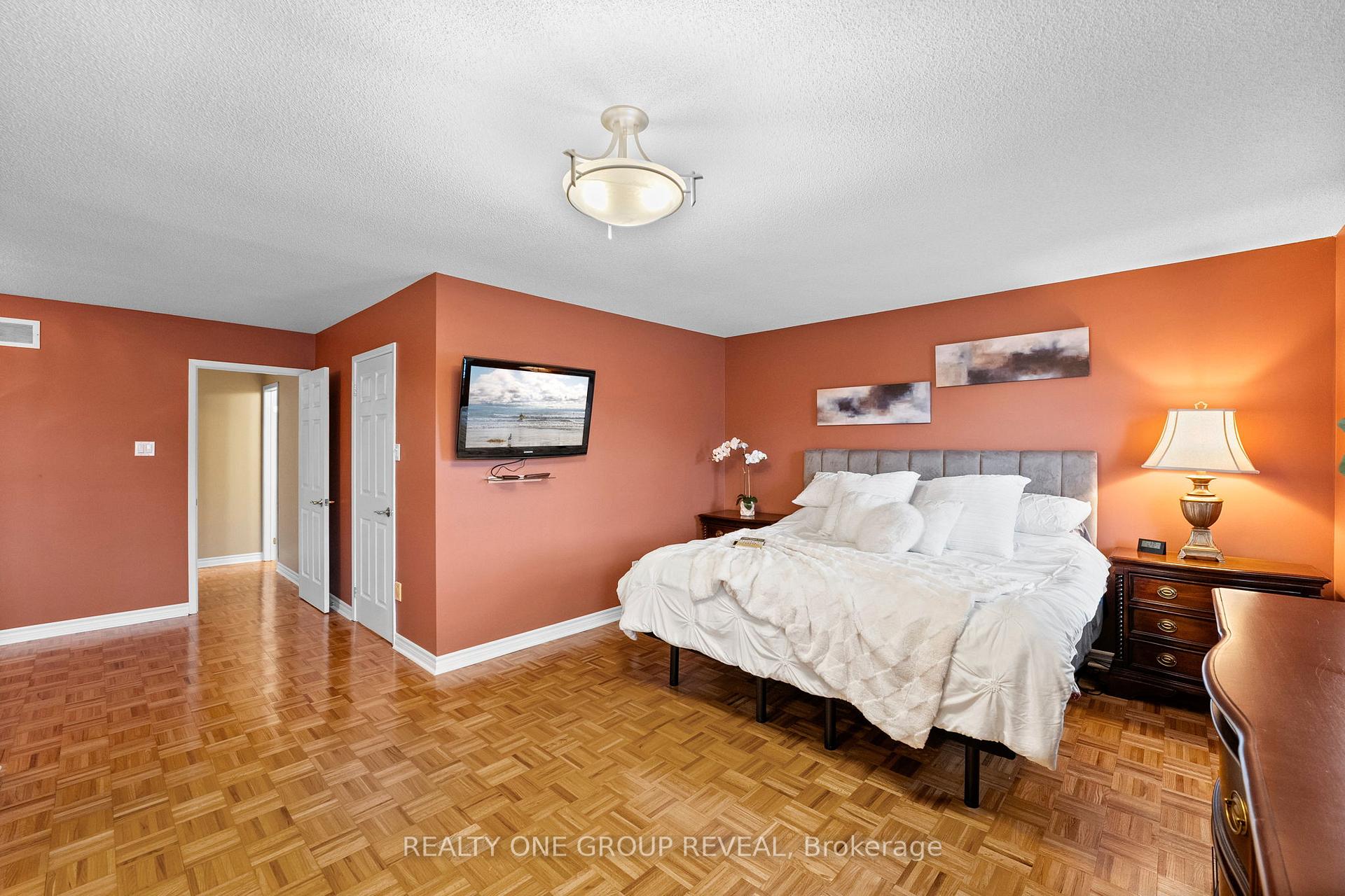 Photo 22 of 732 Abingdon Court, Pickering, West Shore — HOMEH