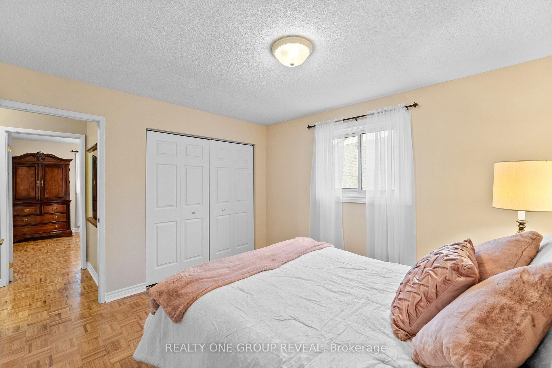 Photo 28 of 732 Abingdon Court, Pickering, West Shore — HOMEH