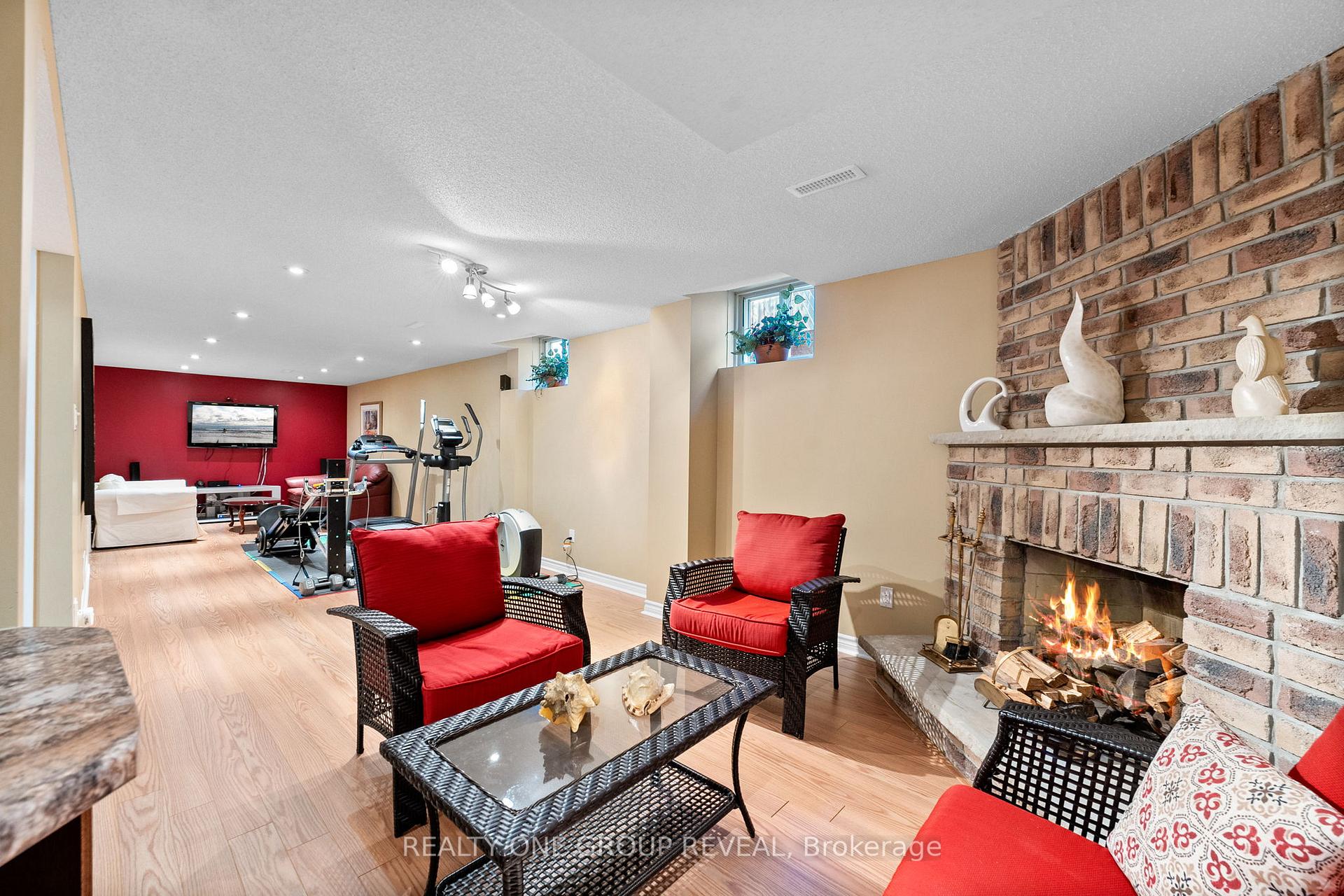 Photo 34 of 732 Abingdon Court, Pickering, West Shore — HOMEH
