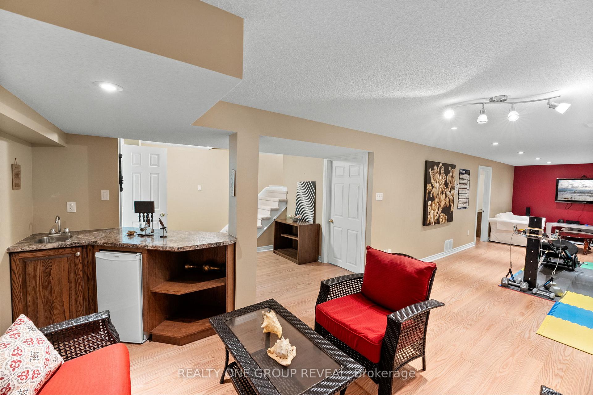 Photo 35 of 732 Abingdon Court, Pickering, West Shore — HOMEH