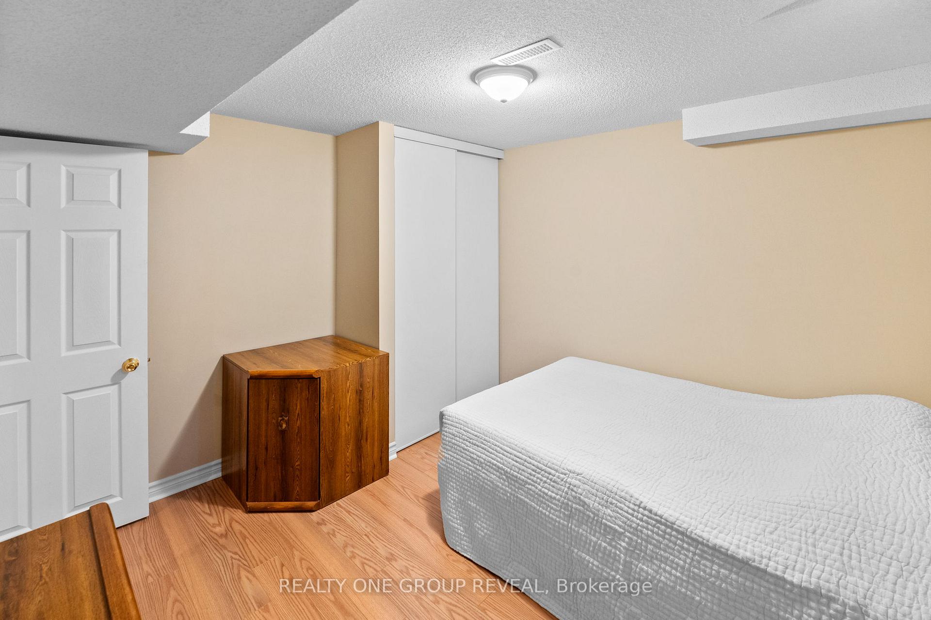 Photo 36 of 732 Abingdon Court, Pickering, West Shore — HOMEH