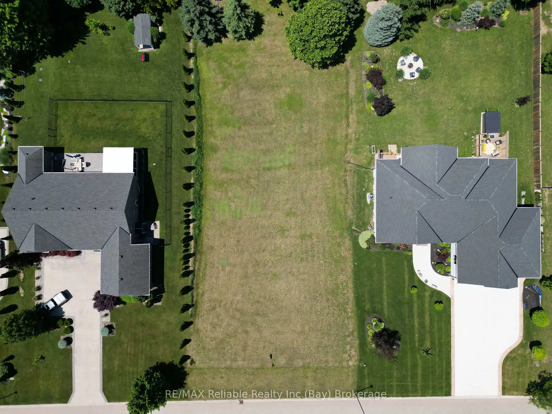 Photo 7 of 19 Carriage Lane, Bluewater, Bayfield — HOMEH