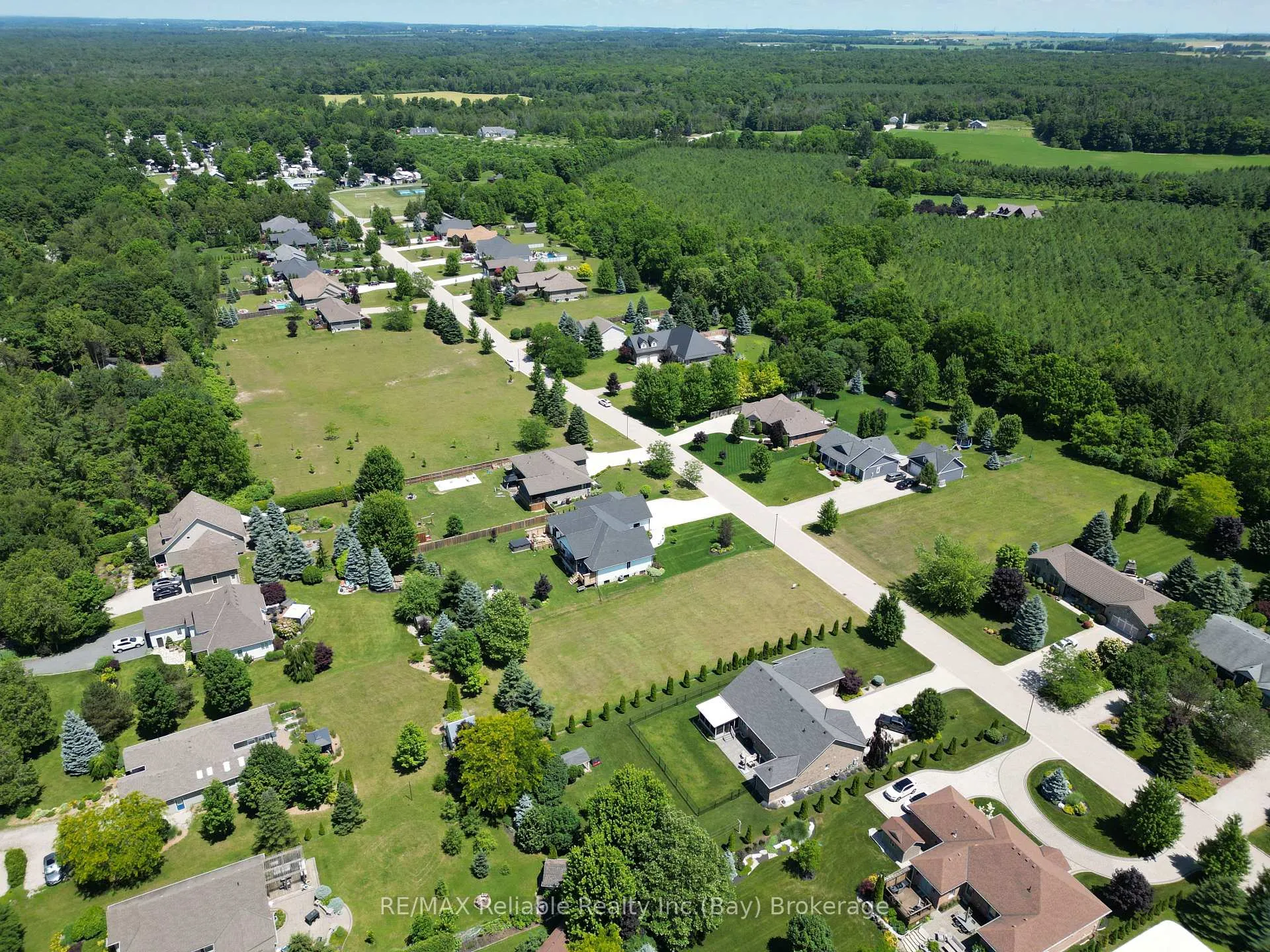 Photo 11 of 19 Carriage Lane, Bluewater, Bayfield — HOMEH