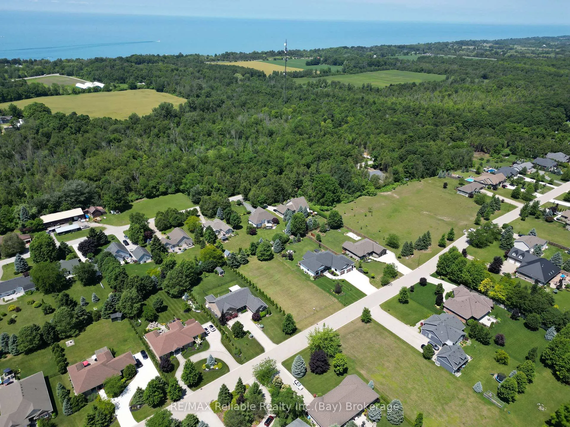 Photo 12 of 19 Carriage Lane, Bluewater, Bayfield — HOMEH