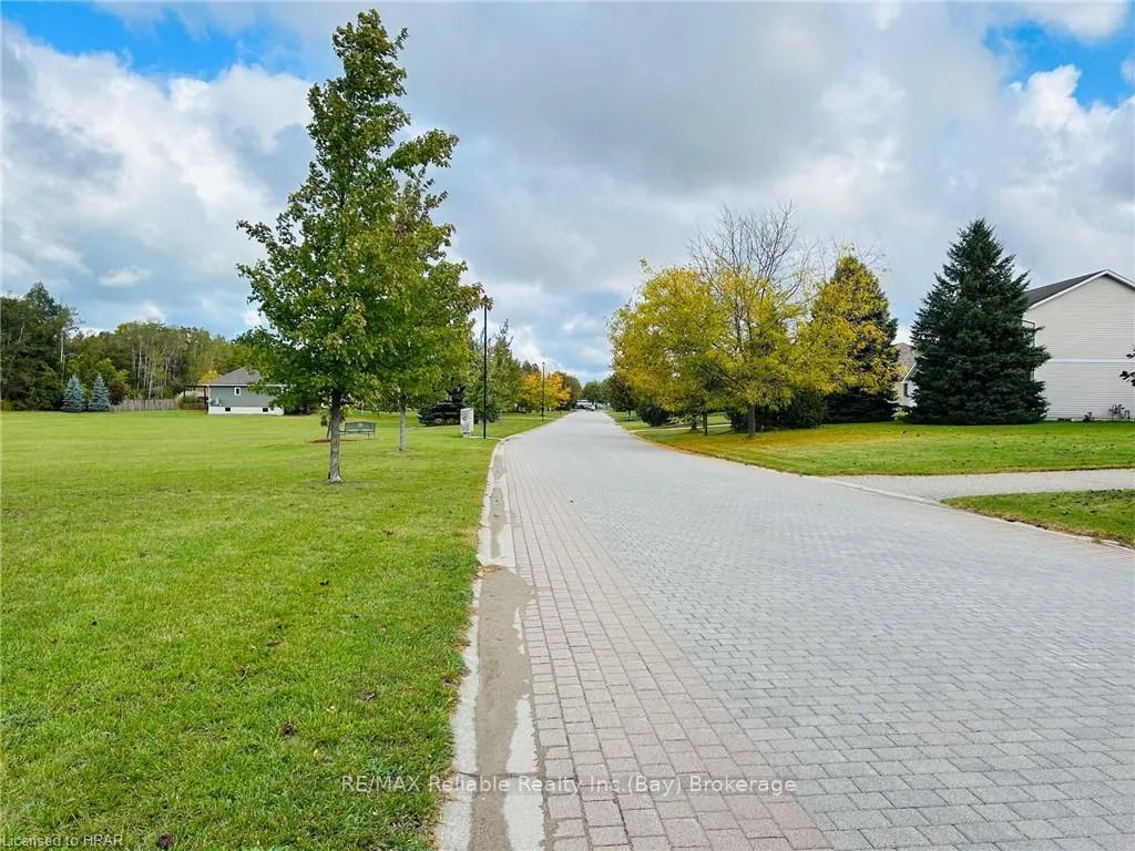 Photo 13 of 19 Carriage Lane, Bluewater, Bayfield — HOMEH