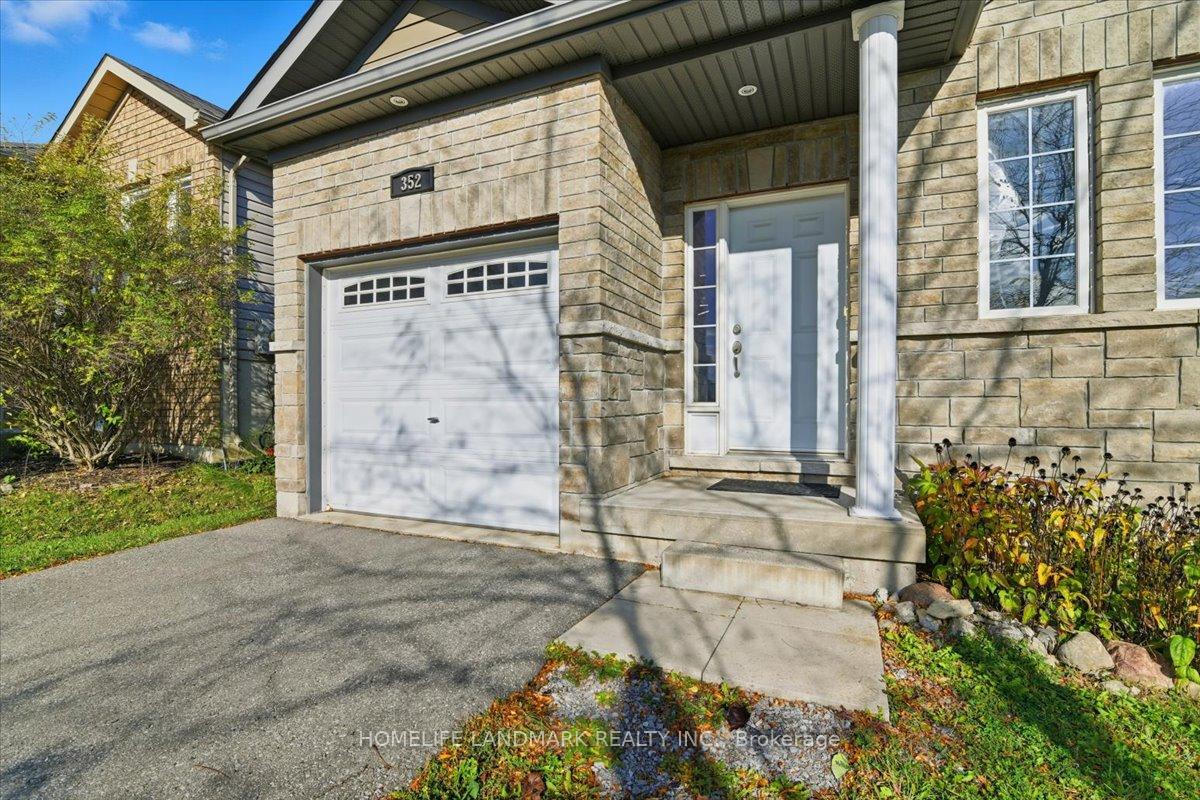 Photo 2 of 352 Blacksmith Way, Peterborough, Northcrest Ward 5 — HOMEH