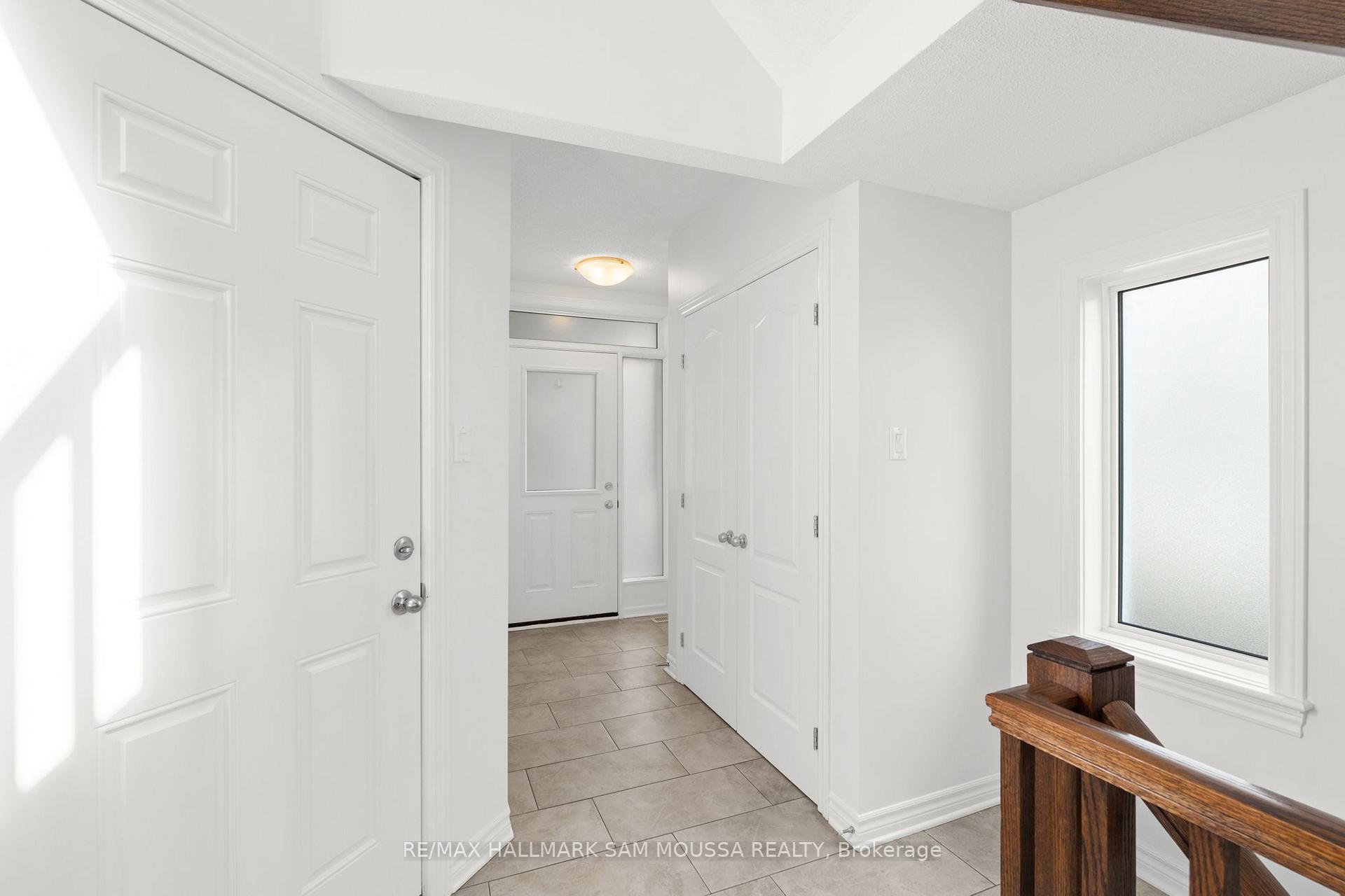 Photo 2 of 991 Bunchberry Way, Ottawa, Blossom Park/Kemp Park/Findlay Creek — HOMEH