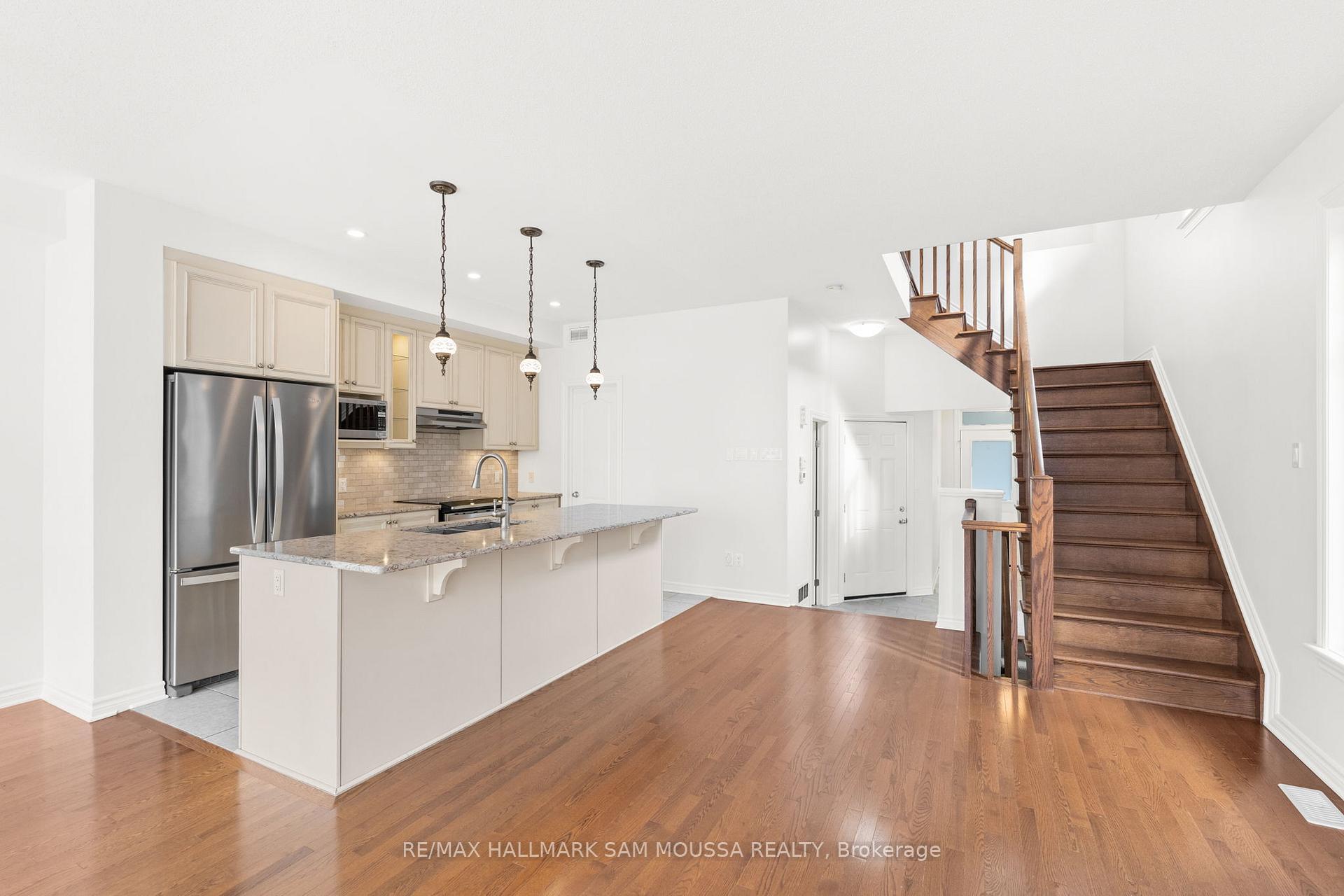 Photo 6 of 991 Bunchberry Way, Ottawa, Blossom Park/Kemp Park/Findlay Creek — HOMEH