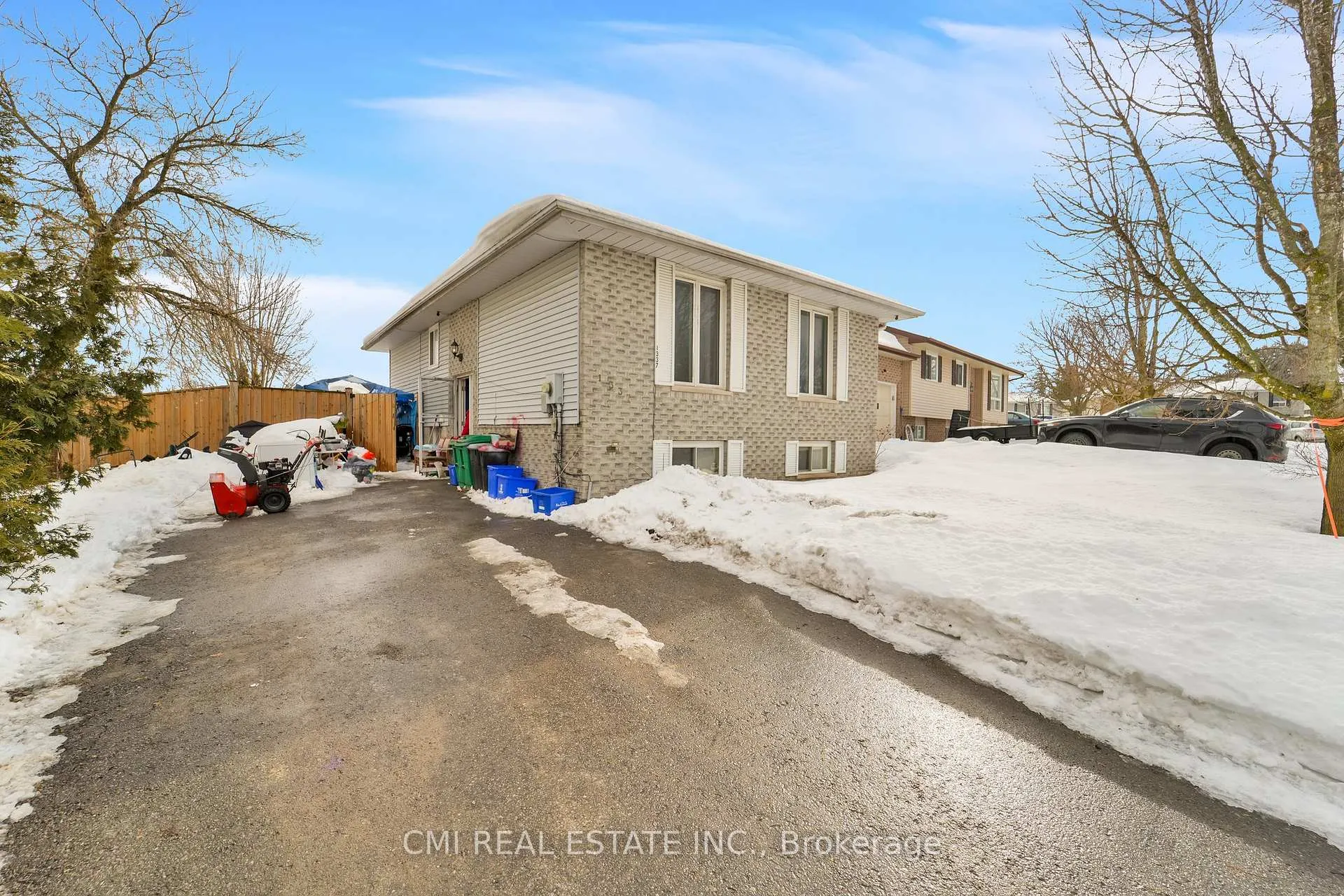 Photo 1 of 1337 Tudor Crescent, Peterborough, Ashburnham Ward 4 — HOMEH
