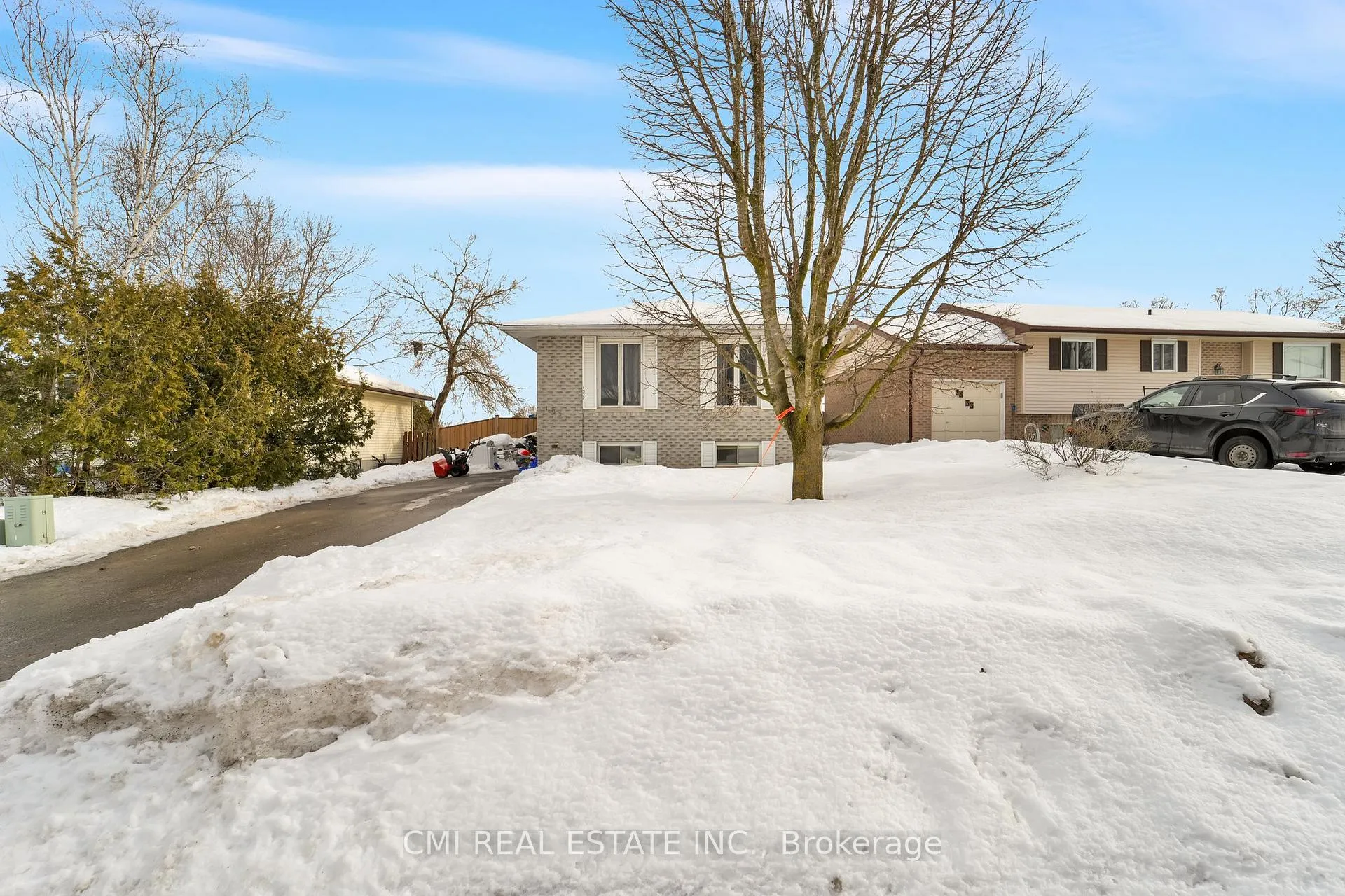 Photo 2 of 1337 Tudor Crescent, Peterborough, Ashburnham Ward 4 — HOMEH