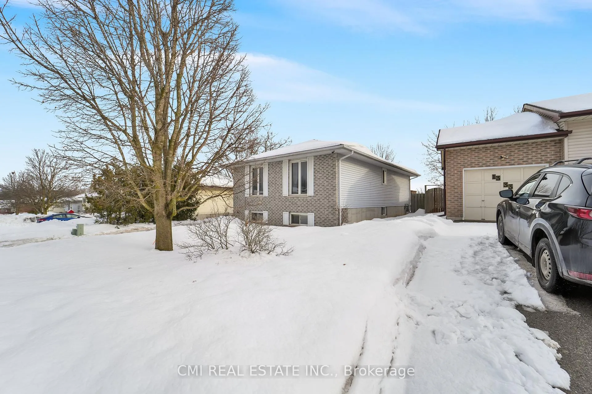 Photo 3 of 1337 Tudor Crescent, Peterborough, Ashburnham Ward 4 — HOMEH
