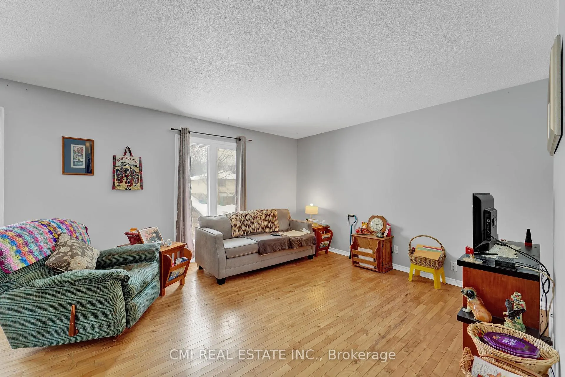 Photo 4 of 1337 Tudor Crescent, Peterborough, Ashburnham Ward 4 — HOMEH