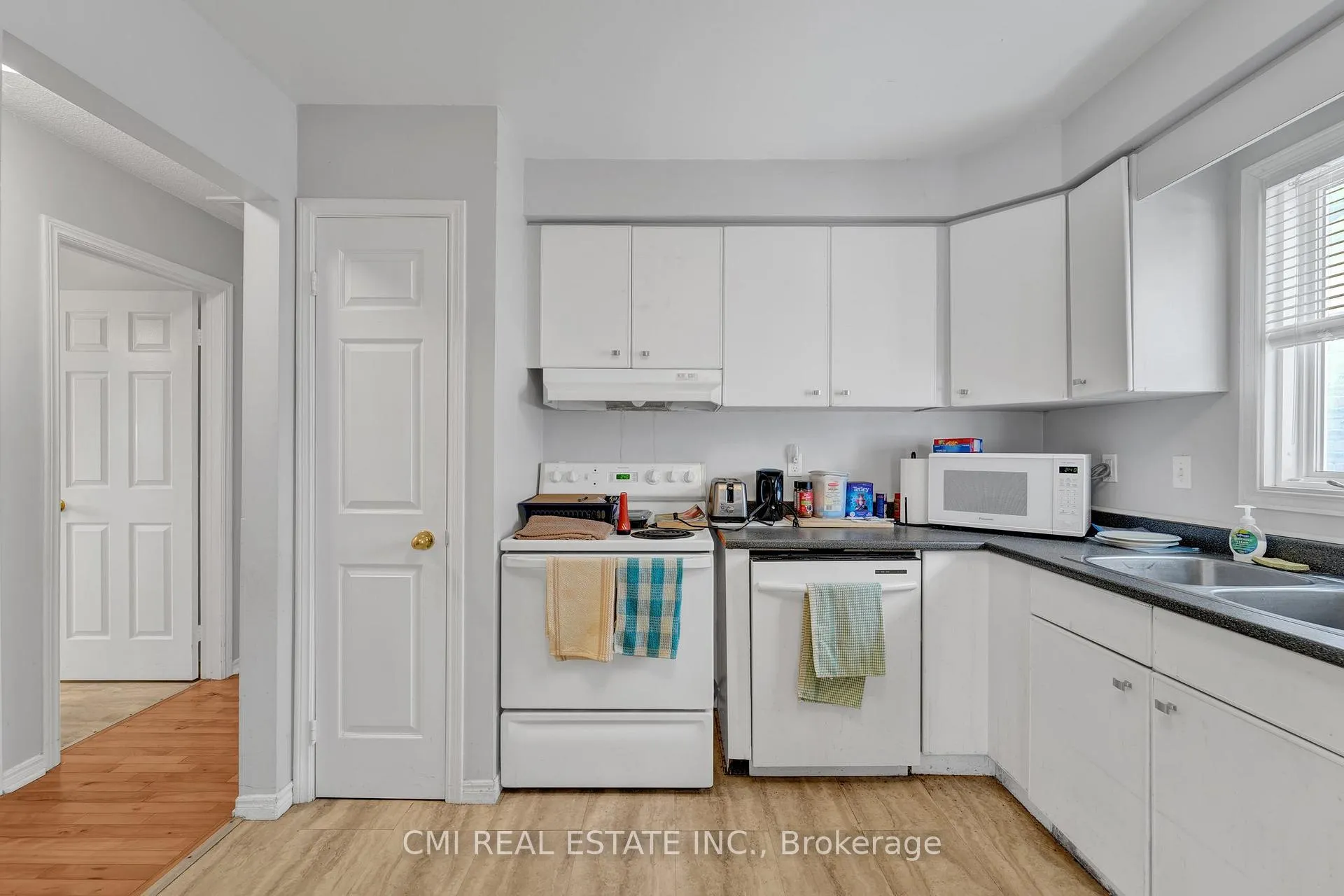 Photo 8 of 1337 Tudor Crescent, Peterborough, Ashburnham Ward 4 — HOMEH