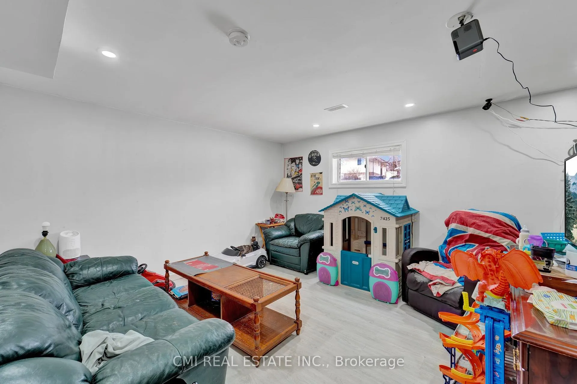Photo 14 of 1337 Tudor Crescent, Peterborough, Ashburnham Ward 4 — HOMEH