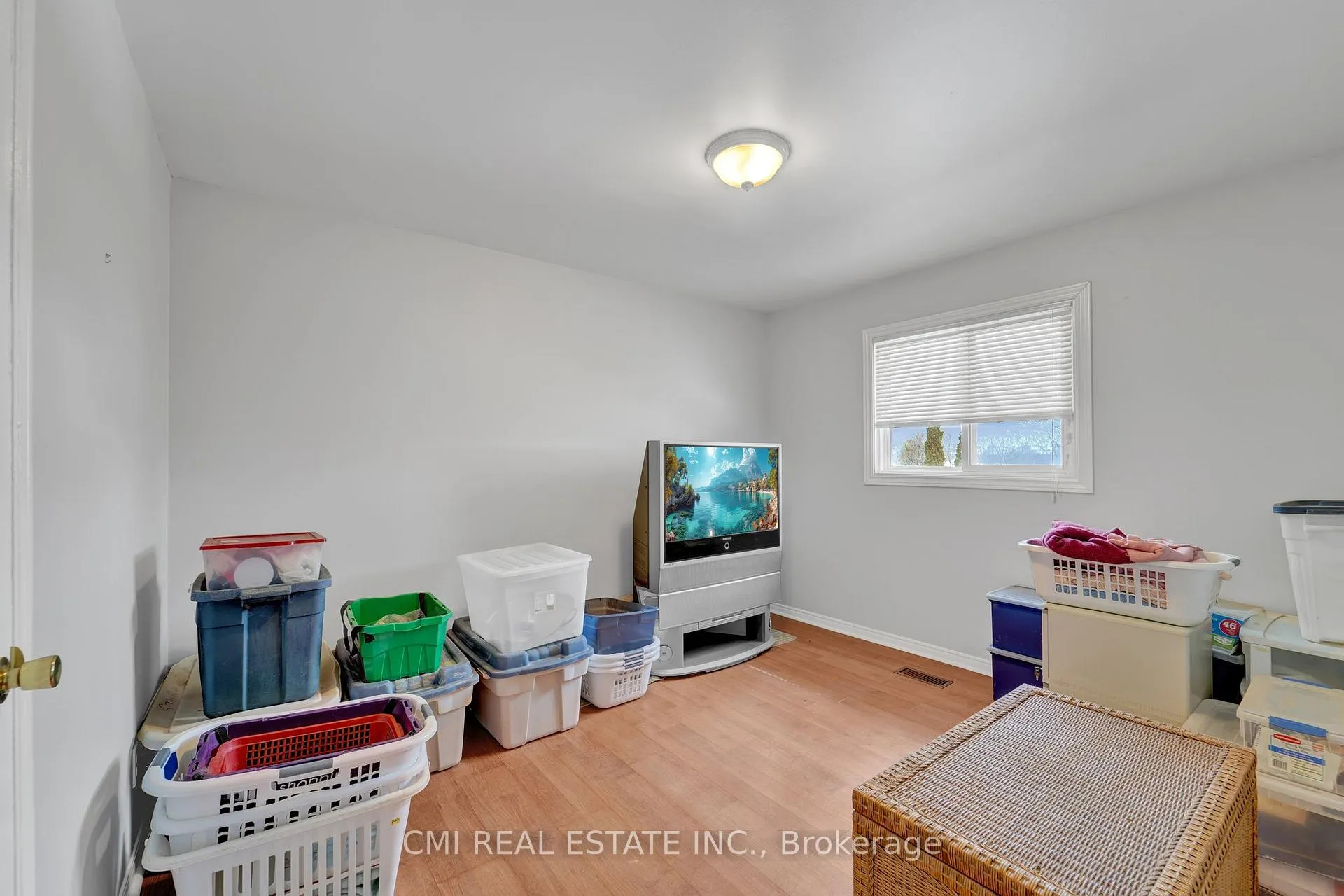 Photo 15 of 1337 Tudor Crescent, Peterborough, Ashburnham Ward 4 — HOMEH