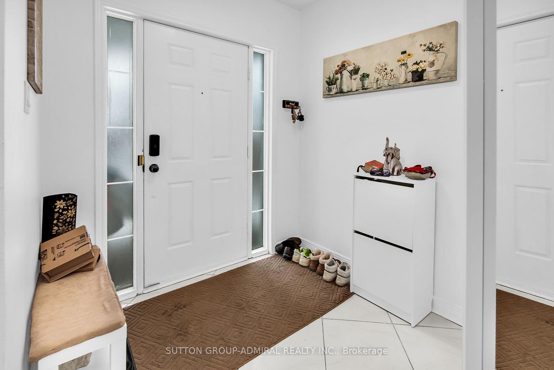 Photo 2 of 43 Mountbatten Road, Vaughan, Beverley Glen — HOMEH