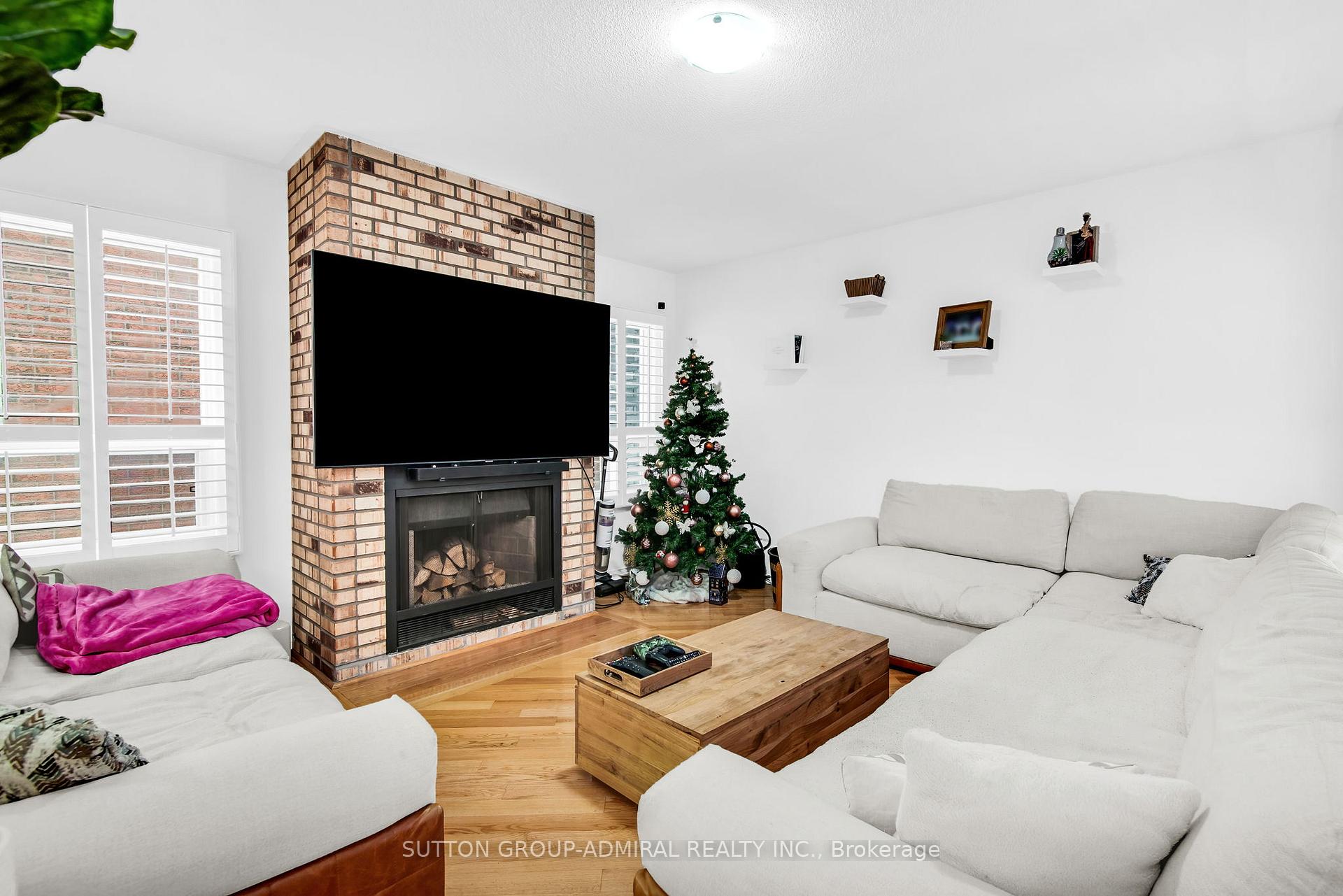 Photo 4 of 43 Mountbatten Road, Vaughan, Beverley Glen — HOMEH