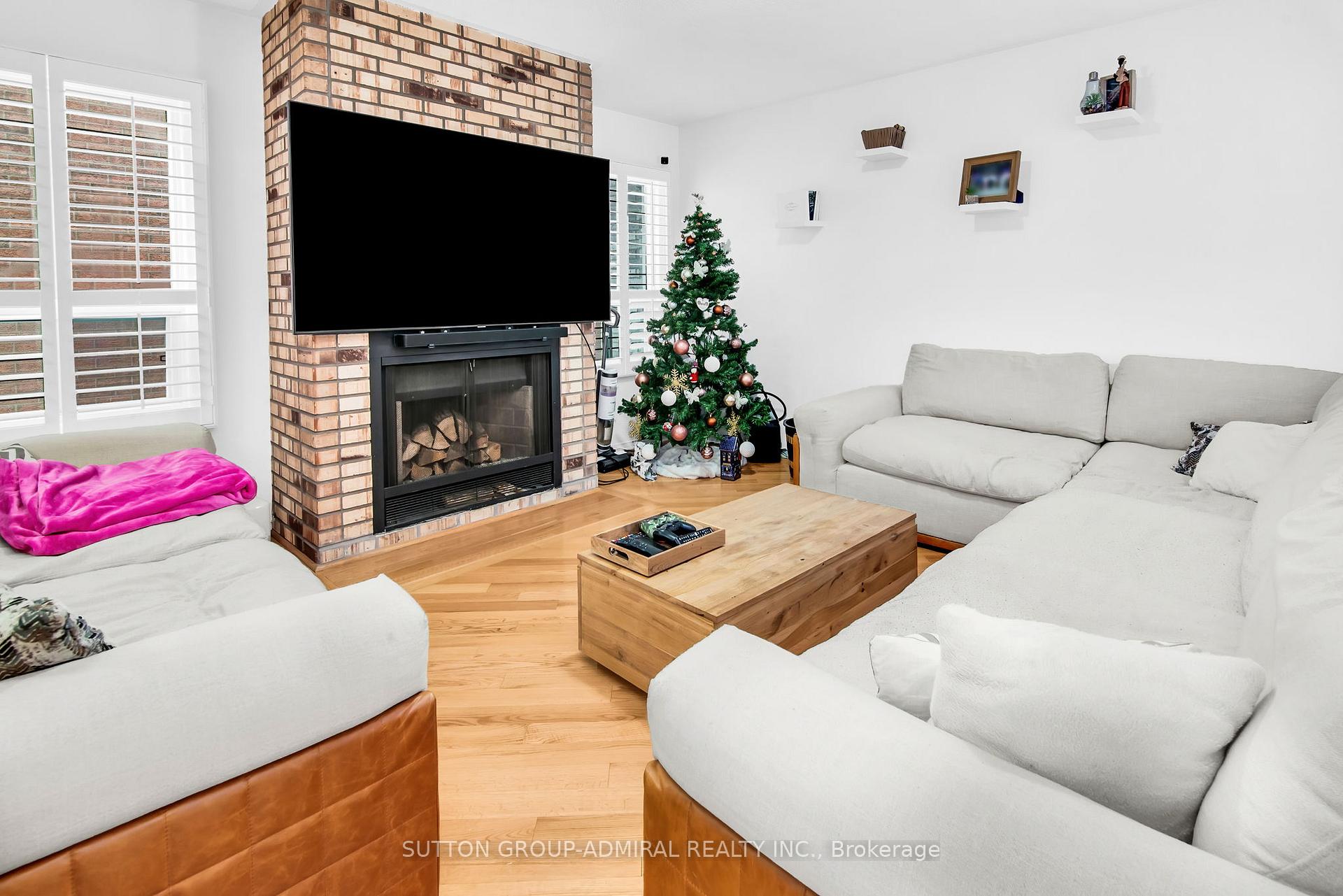 Photo 5 of 43 Mountbatten Road, Vaughan, Beverley Glen — HOMEH