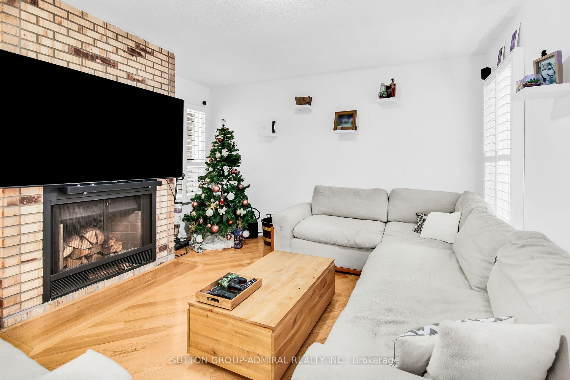 Photo 6 of 43 Mountbatten Road, Vaughan, Beverley Glen — HOMEH