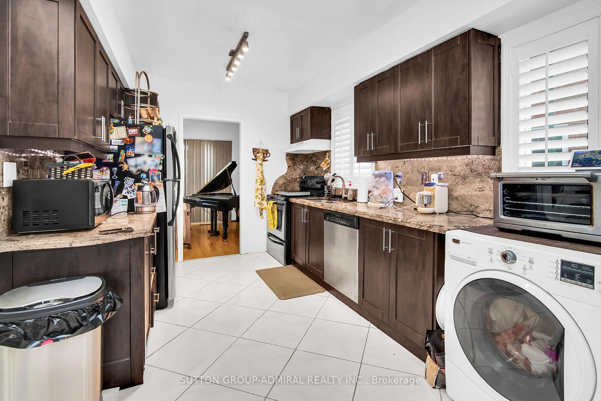 Photo 11 of 43 Mountbatten Road, Vaughan, Beverley Glen — HOMEH