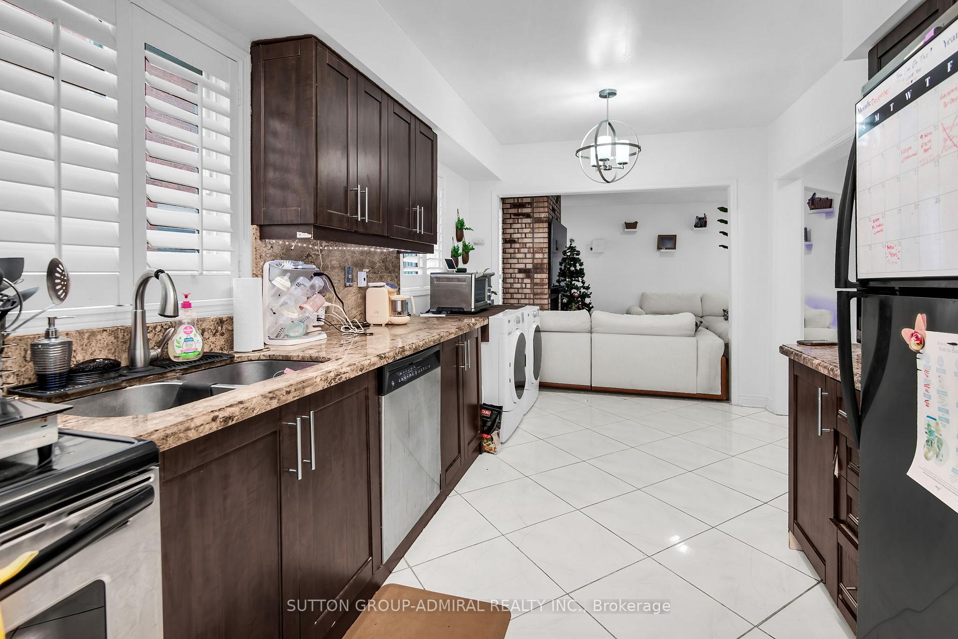 Photo 13 of 43 Mountbatten Road, Vaughan, Beverley Glen — HOMEH