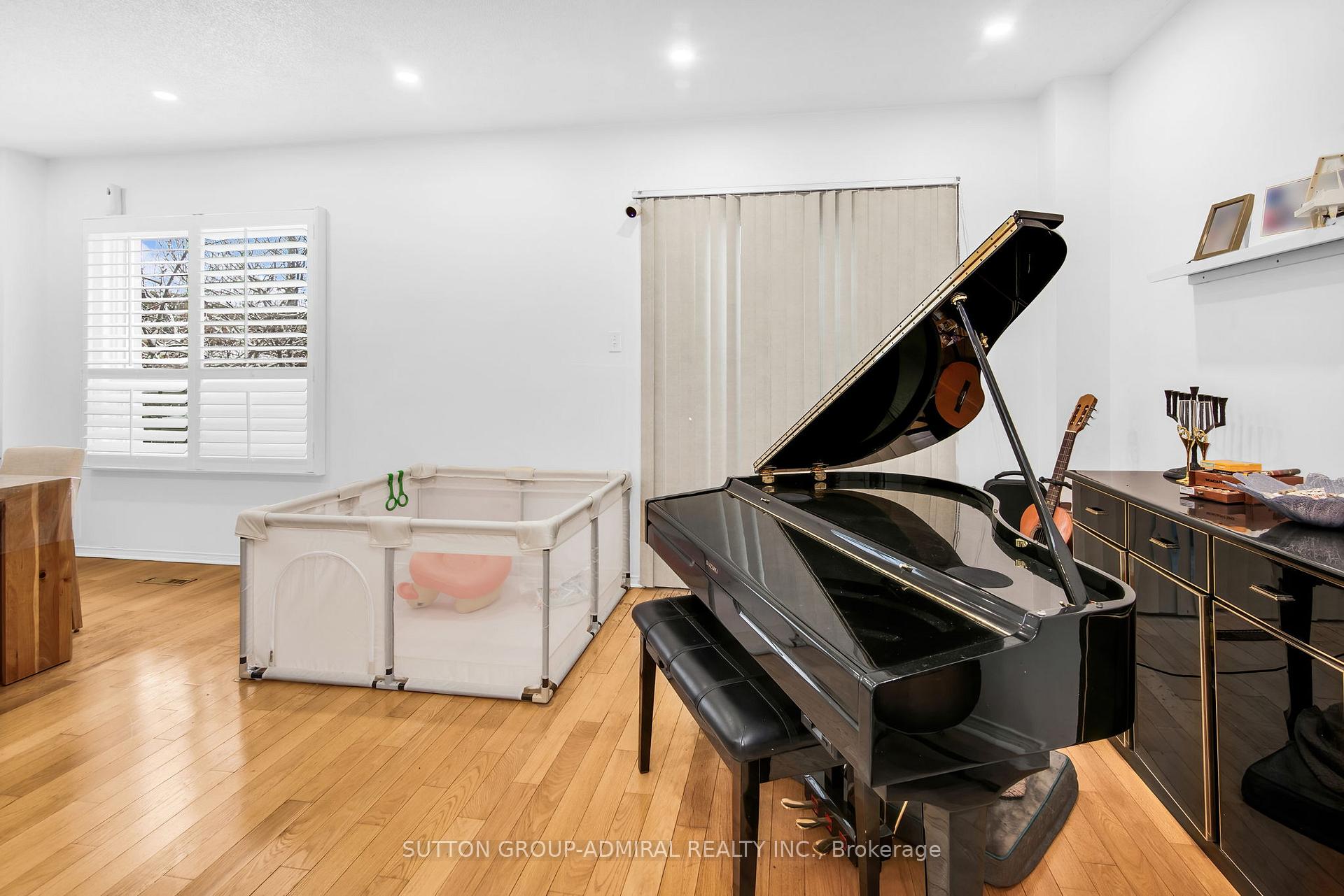 Photo 14 of 43 Mountbatten Road, Vaughan, Beverley Glen — HOMEH