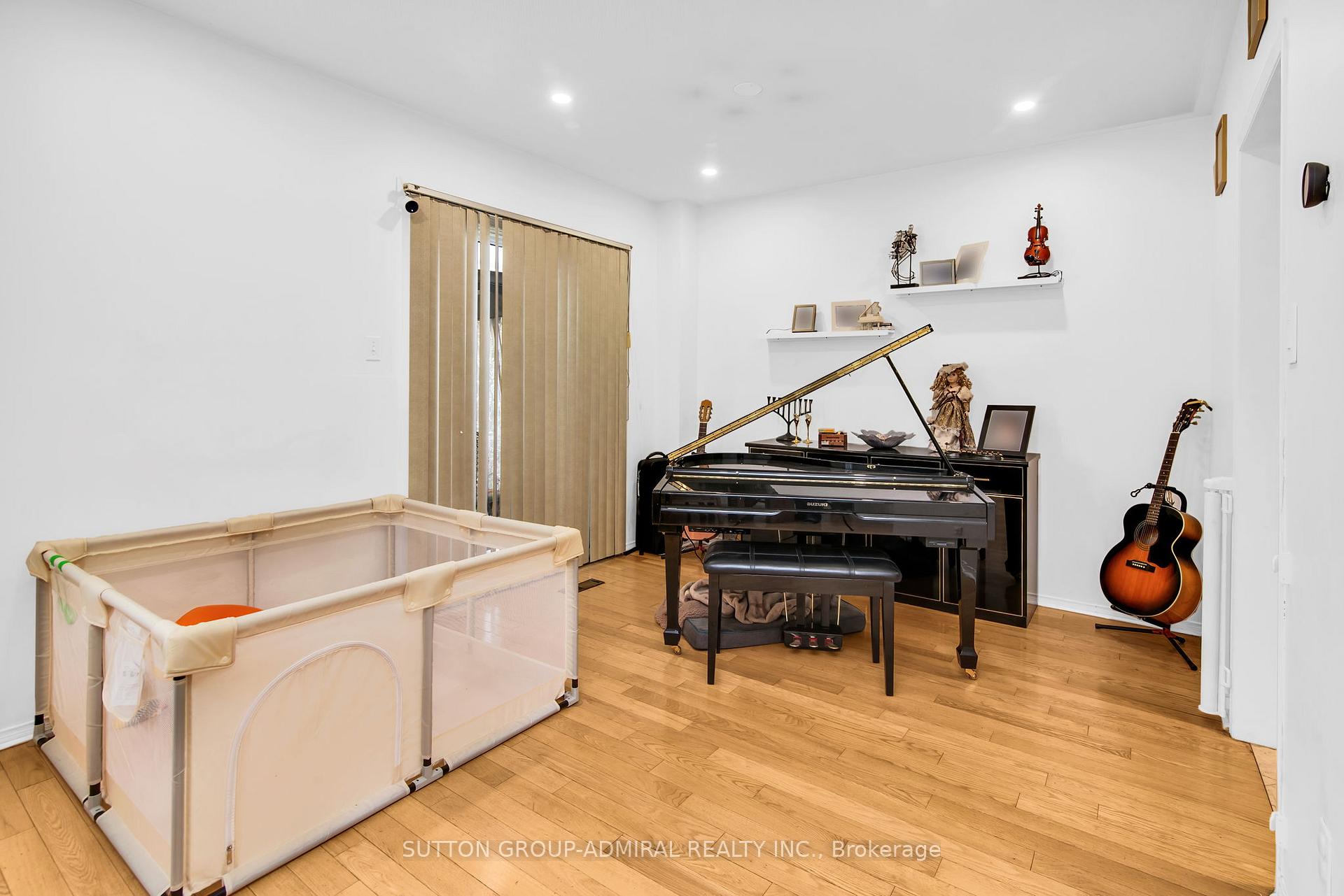 Photo 16 of 43 Mountbatten Road, Vaughan, Beverley Glen — HOMEH