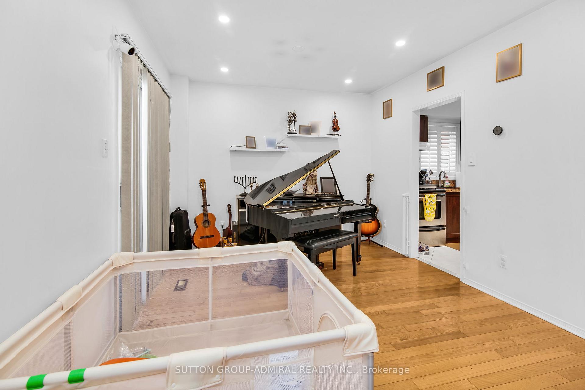 Photo 17 of 43 Mountbatten Road, Vaughan, Beverley Glen — HOMEH