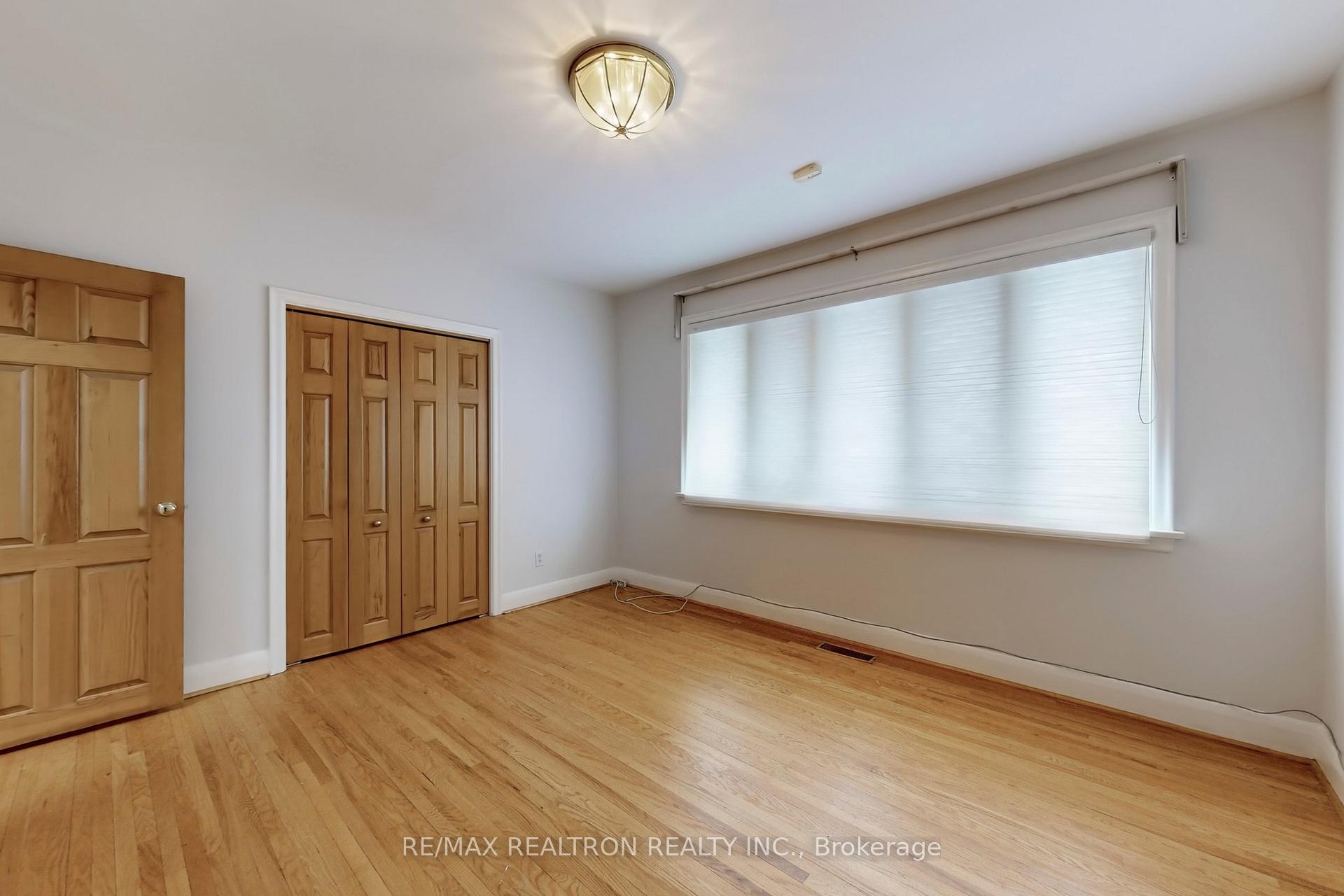 Photo 6 of 10 Thornbank Road, Vaughan, Uplands — HOMEH