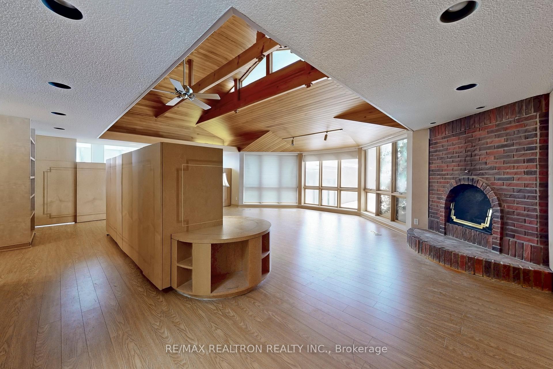 Photo 10 of 10 Thornbank Road, Vaughan, Uplands — HOMEH