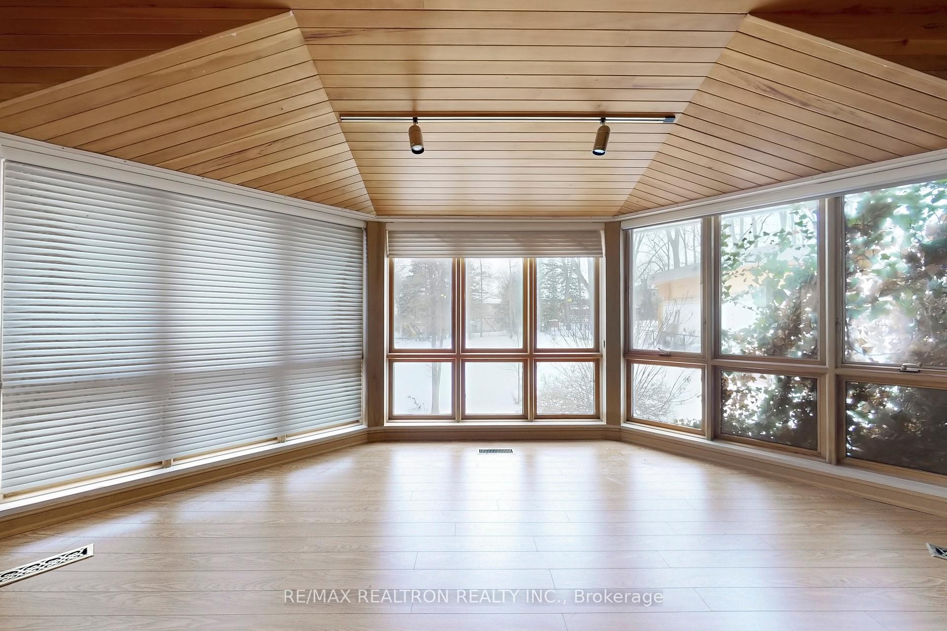 Photo 12 of 10 Thornbank Road, Vaughan, Uplands — HOMEH
