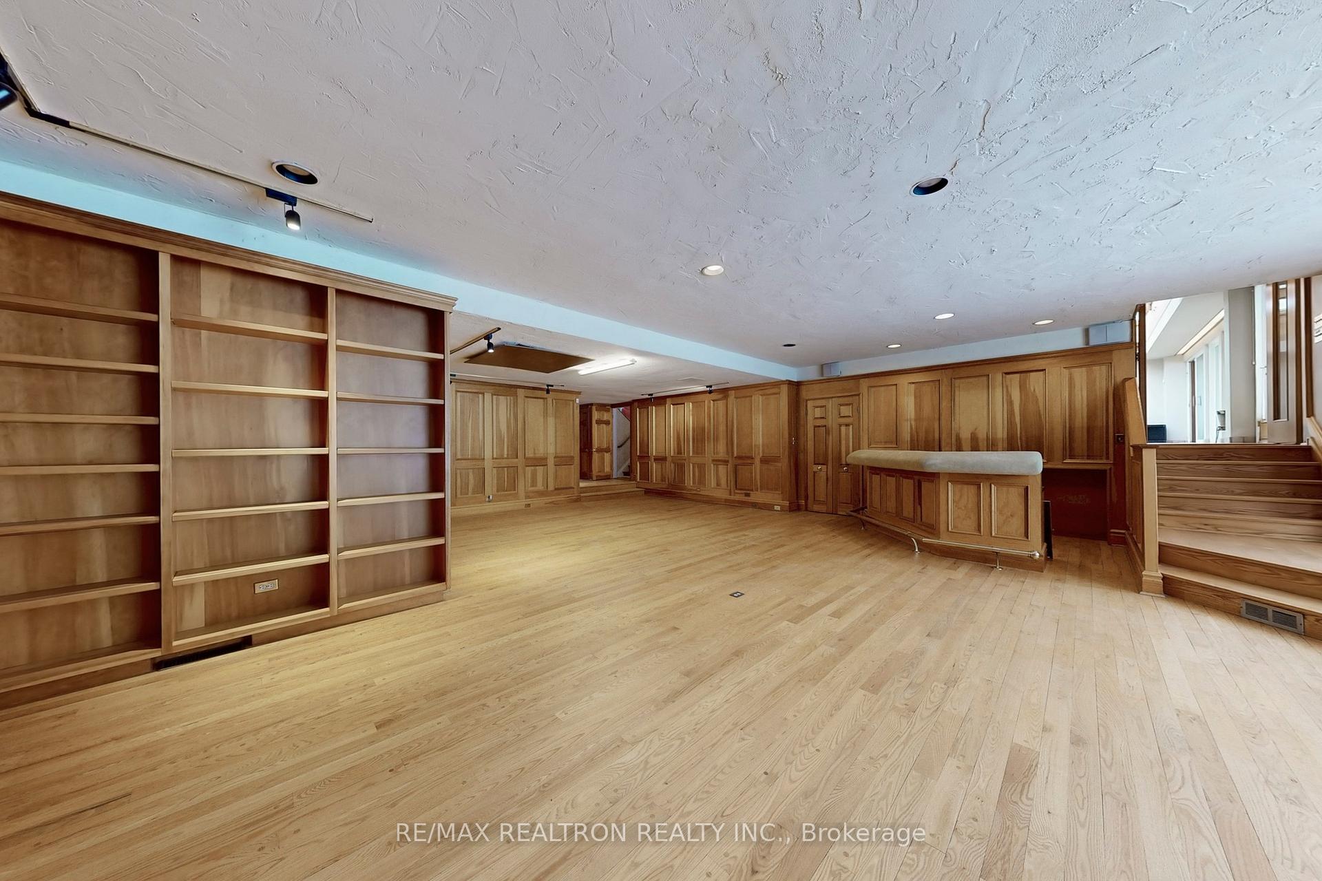 Photo 19 of 10 Thornbank Road, Vaughan, Uplands — HOMEH