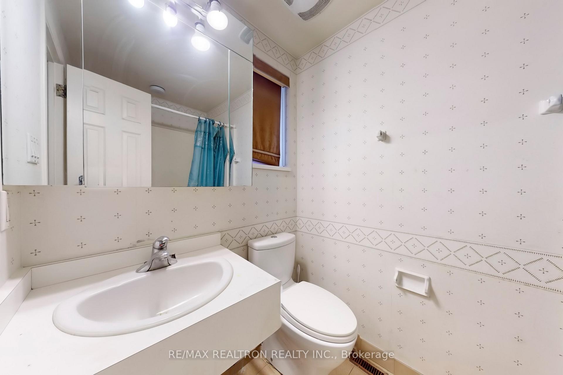 Photo 23 of 10 Thornbank Road, Vaughan, Uplands — HOMEH
