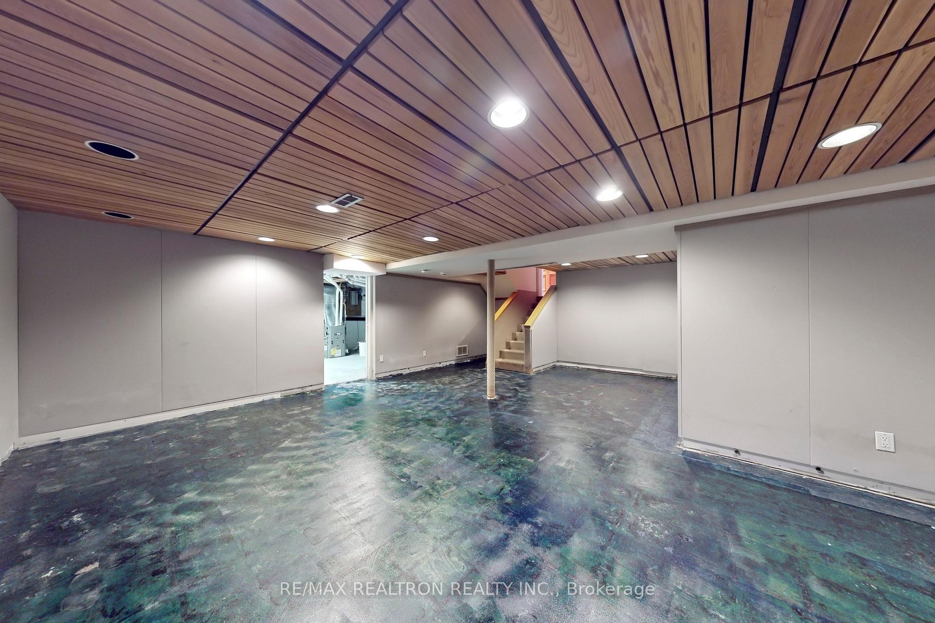Photo 24 of 10 Thornbank Road, Vaughan, Uplands — HOMEH