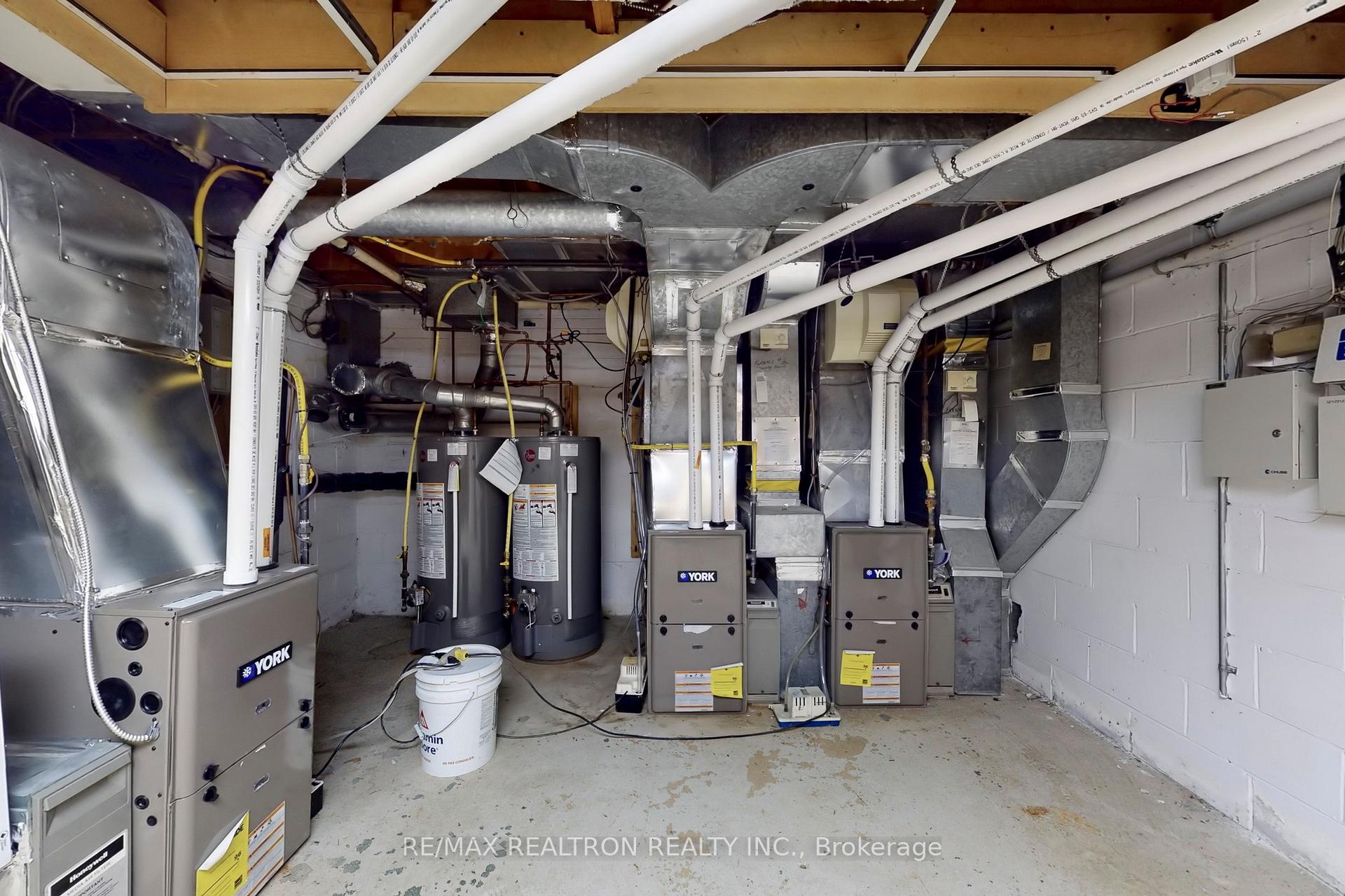 Photo 25 of 10 Thornbank Road, Vaughan, Uplands — HOMEH