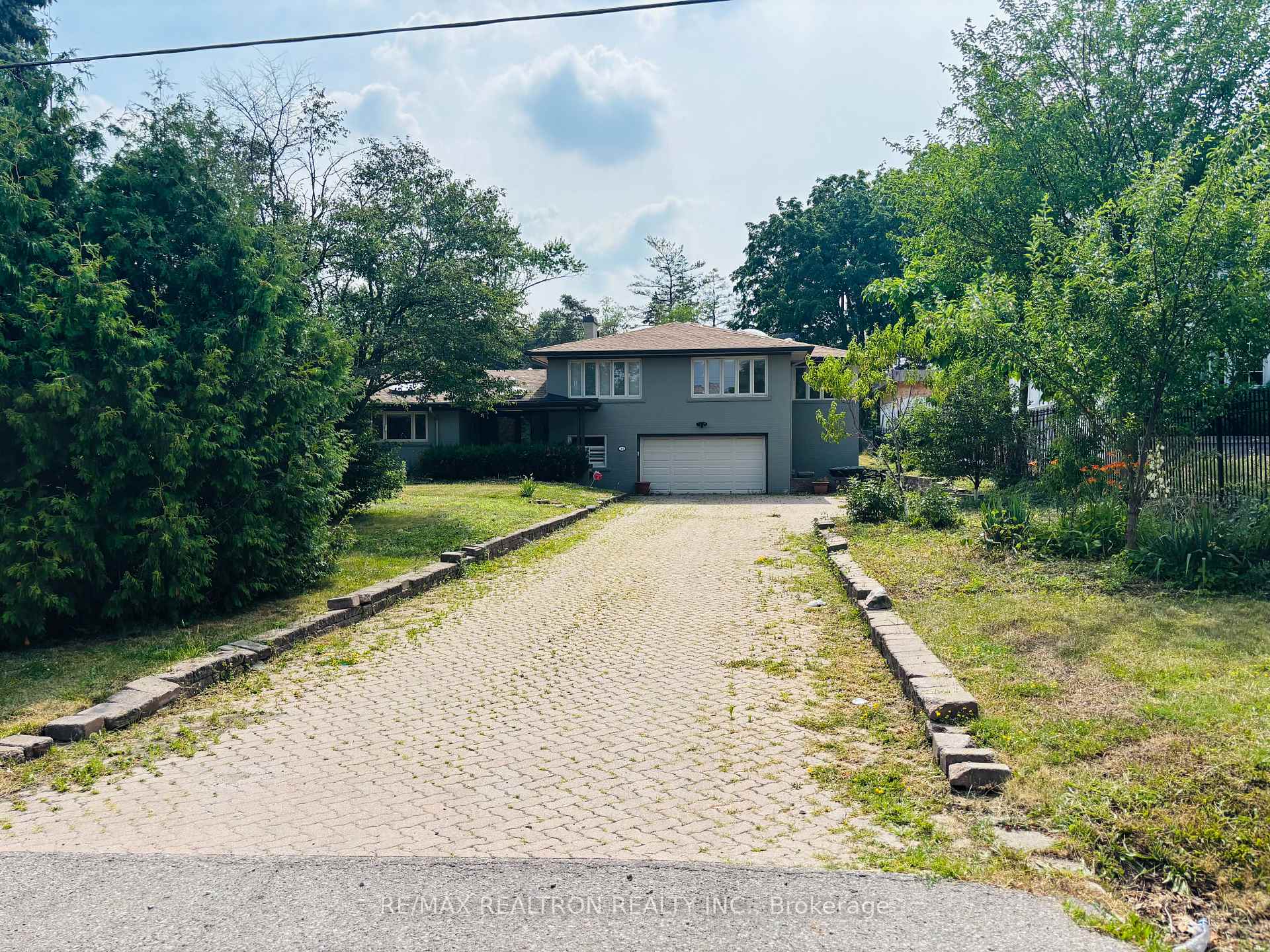 Photo 32 of 10 Thornbank Road, Vaughan, Uplands — HOMEH