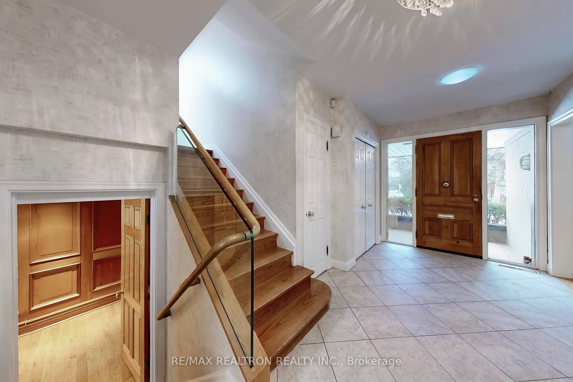 Photo 34 of 10 Thornbank Road, Vaughan, Uplands — HOMEH