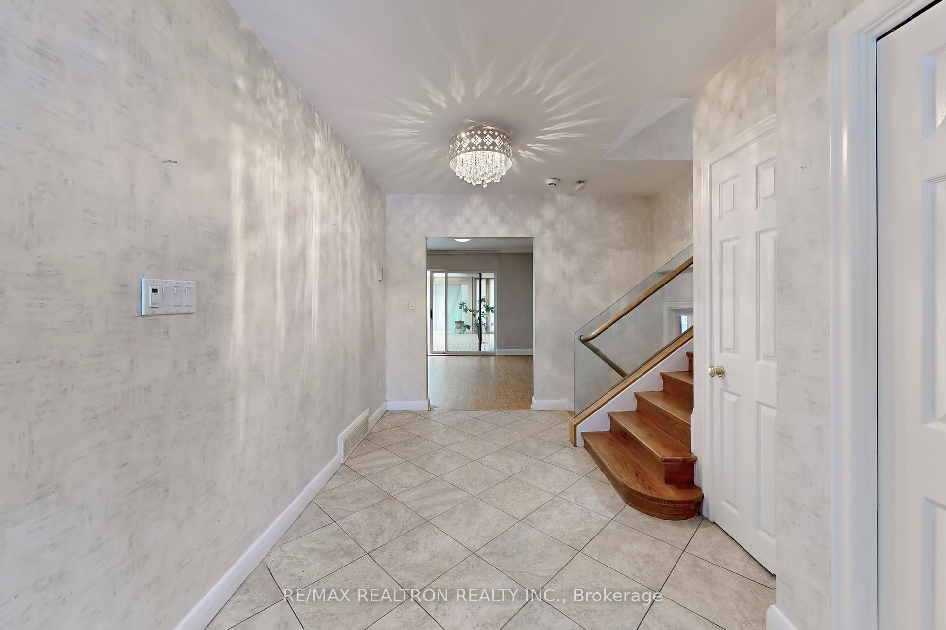 Photo 35 of 10 Thornbank Road, Vaughan, Uplands — HOMEH